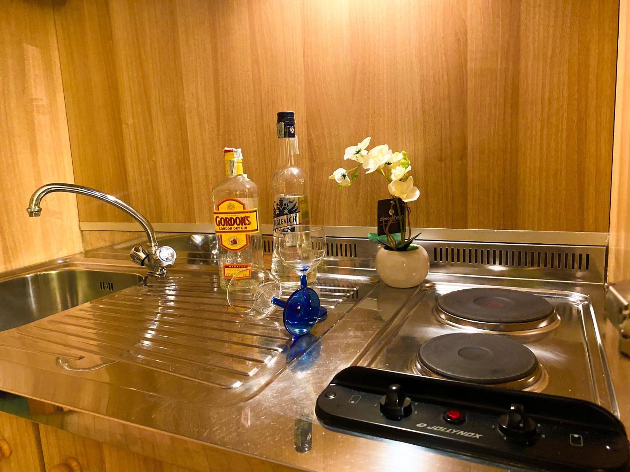 Studio Apartment - Photo 4