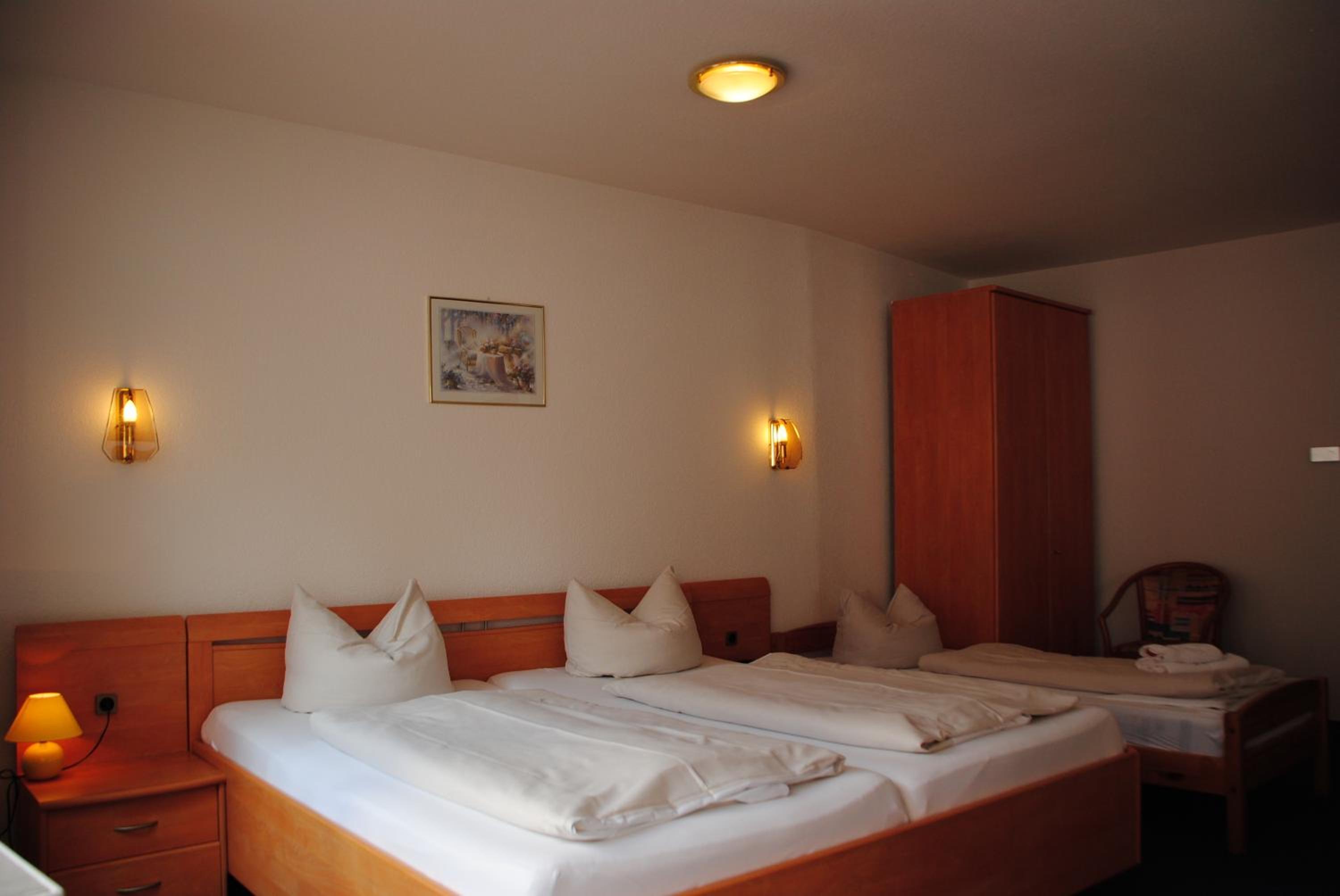 Double Room - Photo 7