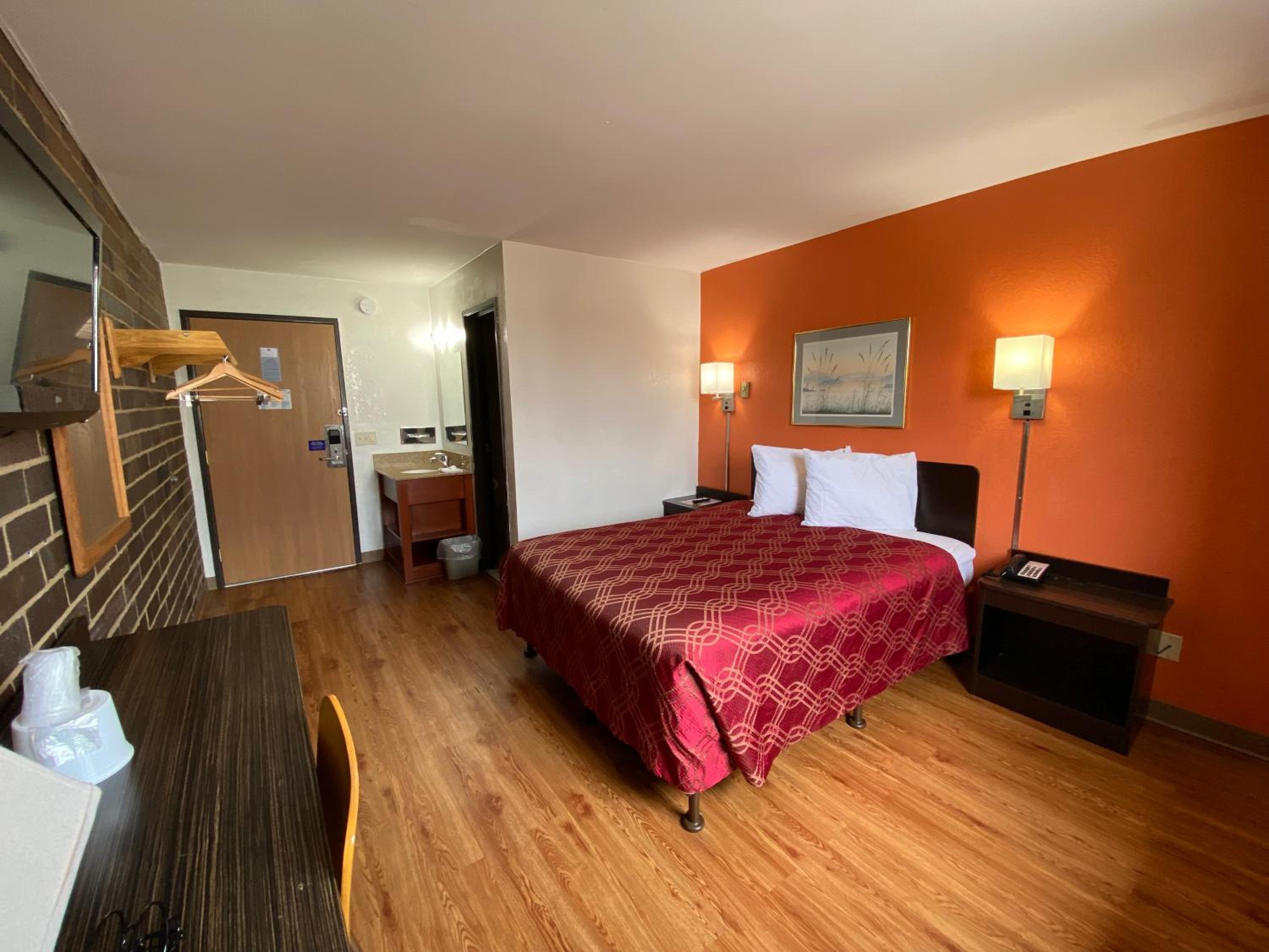 Deluxe Queen Room - Photo 3