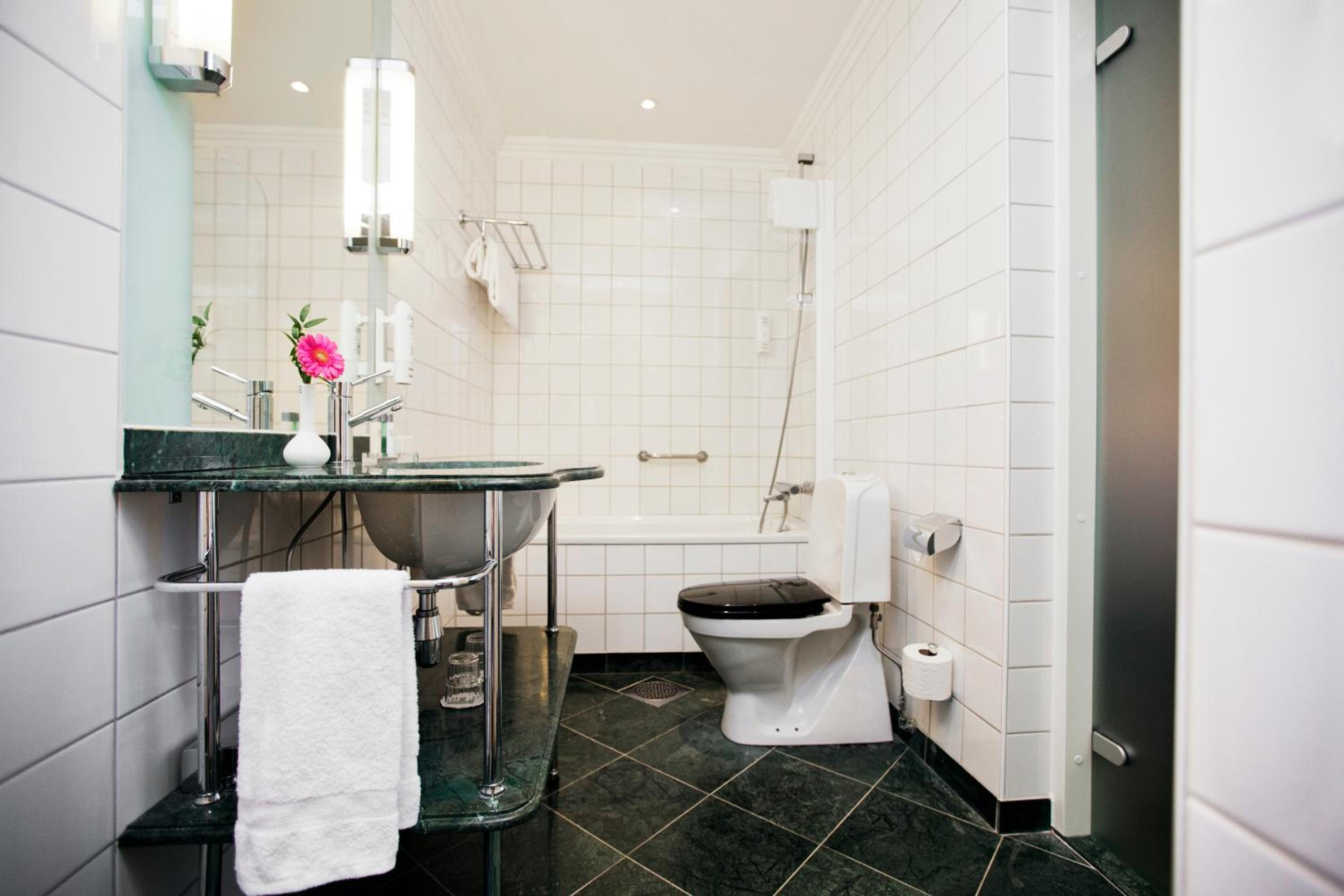 Junior Suite (2 Adults) photo 2