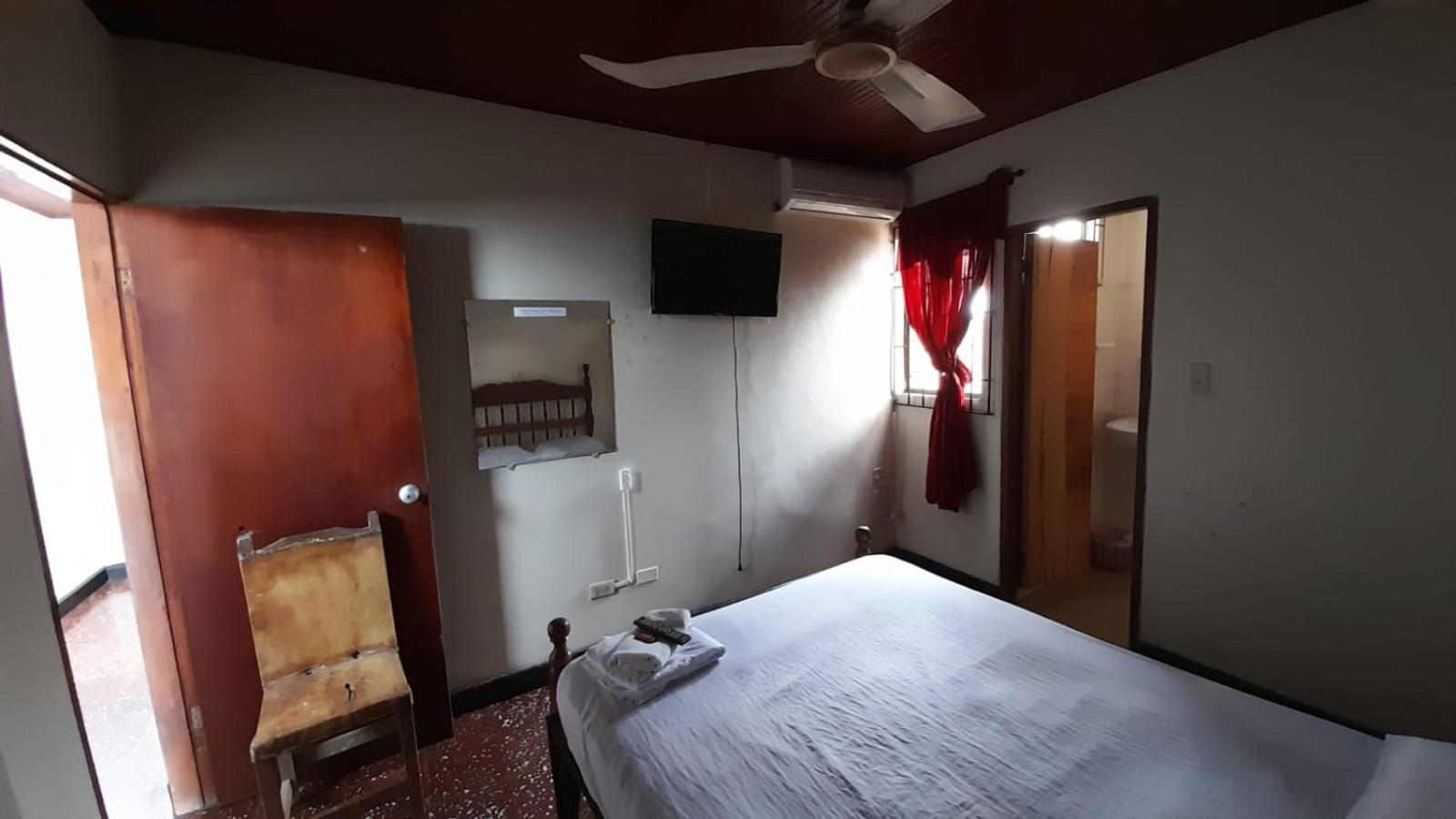 Double Room - Photo 16
