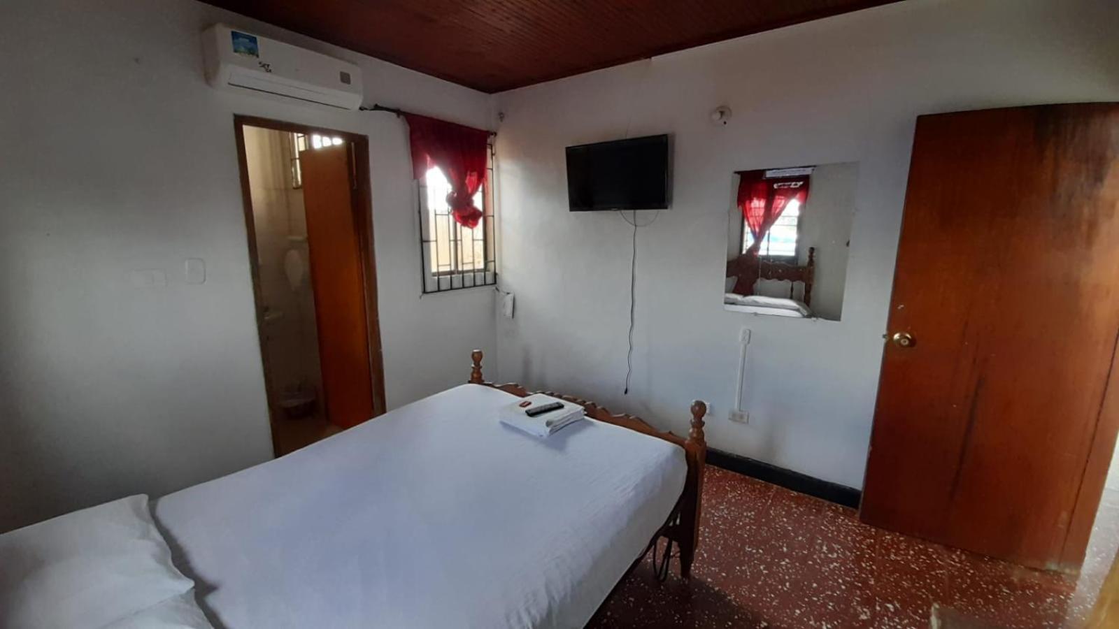 Double Room - Photo 14