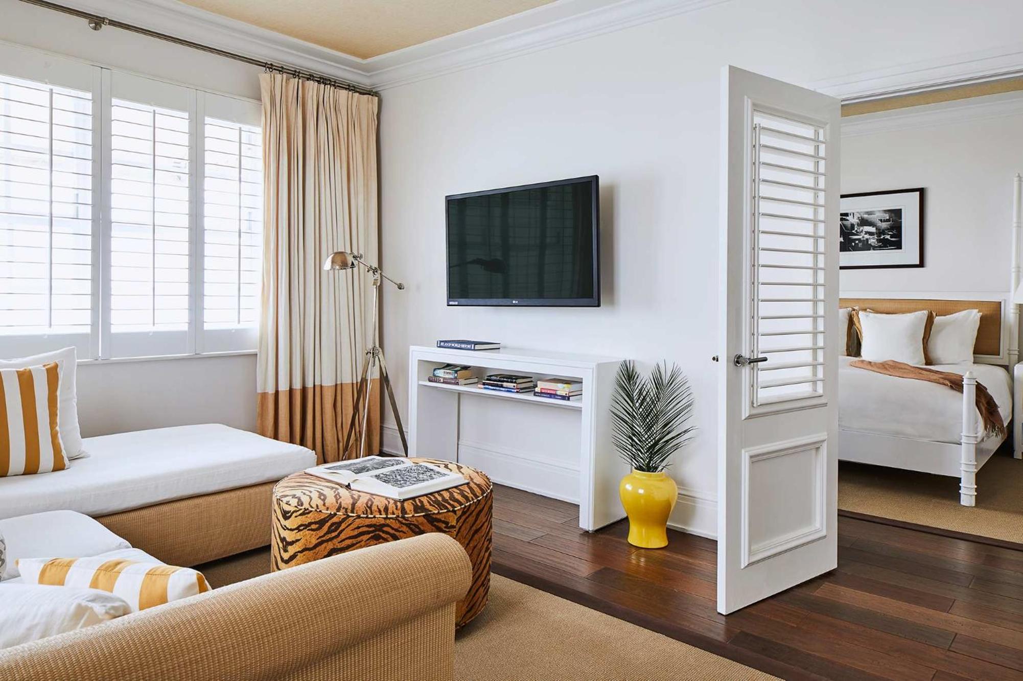 Classic King Suite - Photo 4