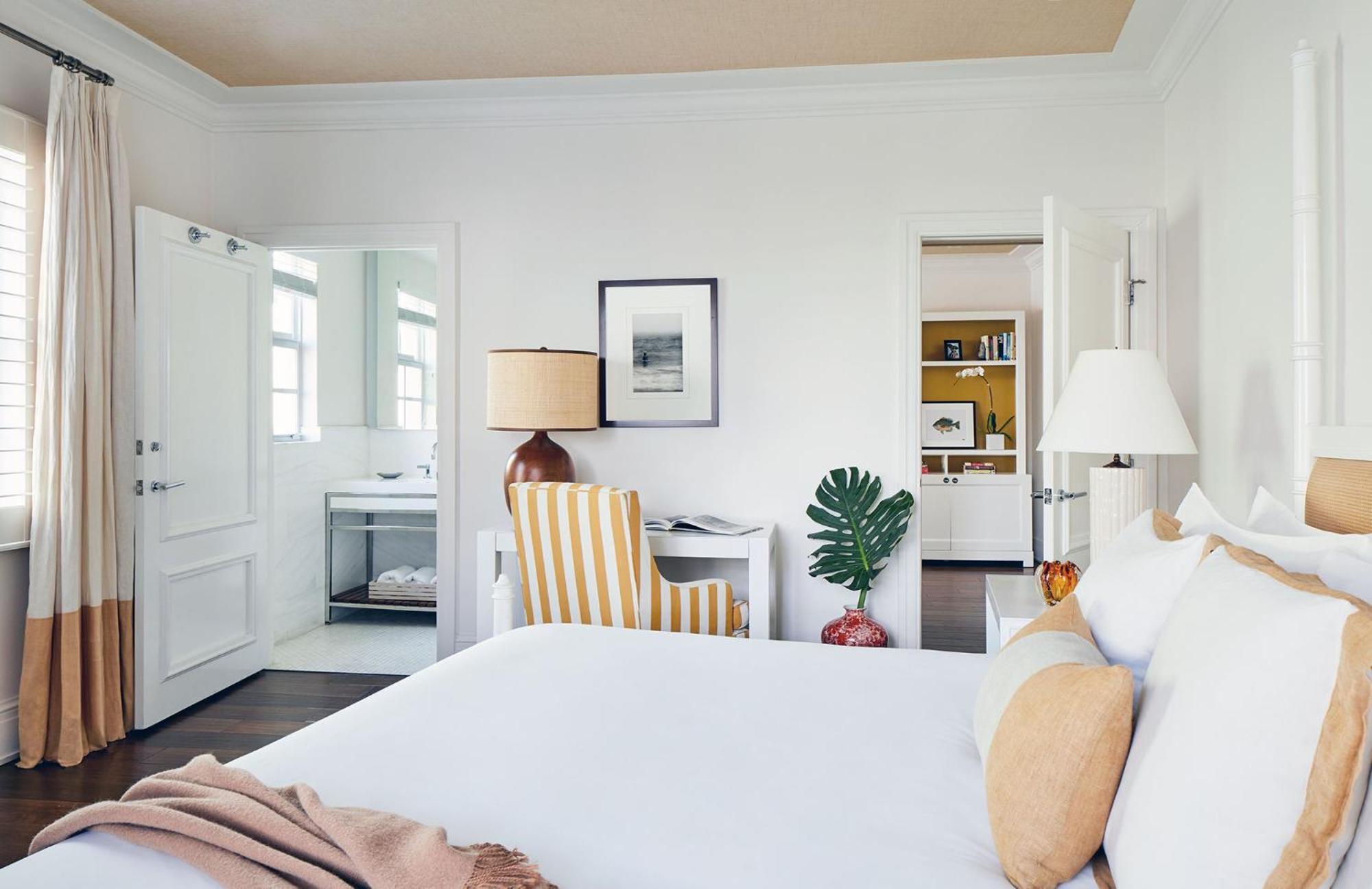 Classic King Suite - Photo 6