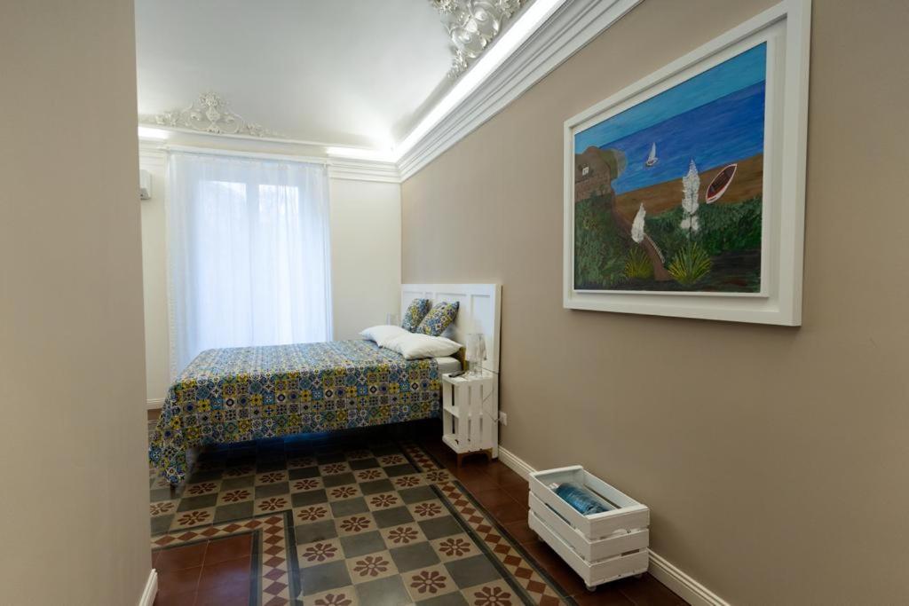 Double Room with Private Bathroom - Photo 10