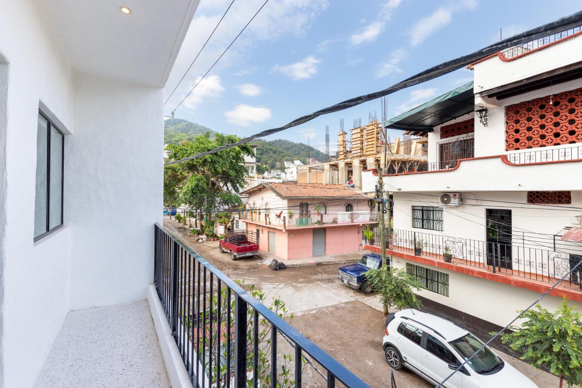 Apartment with Balcony photo 2