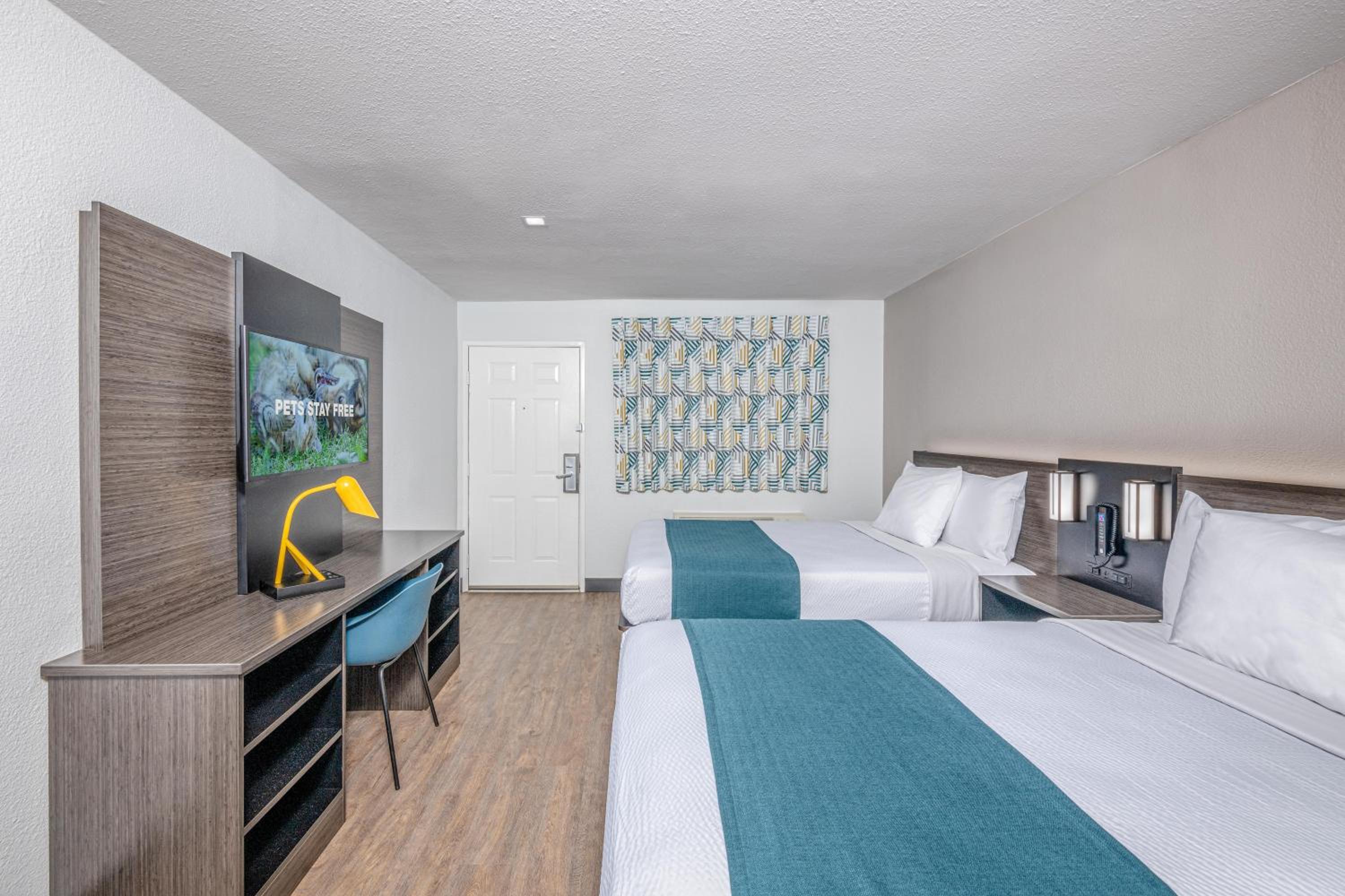 Queen Room with Two Queen Beds - Disability Access - Non-Smoking photo 3