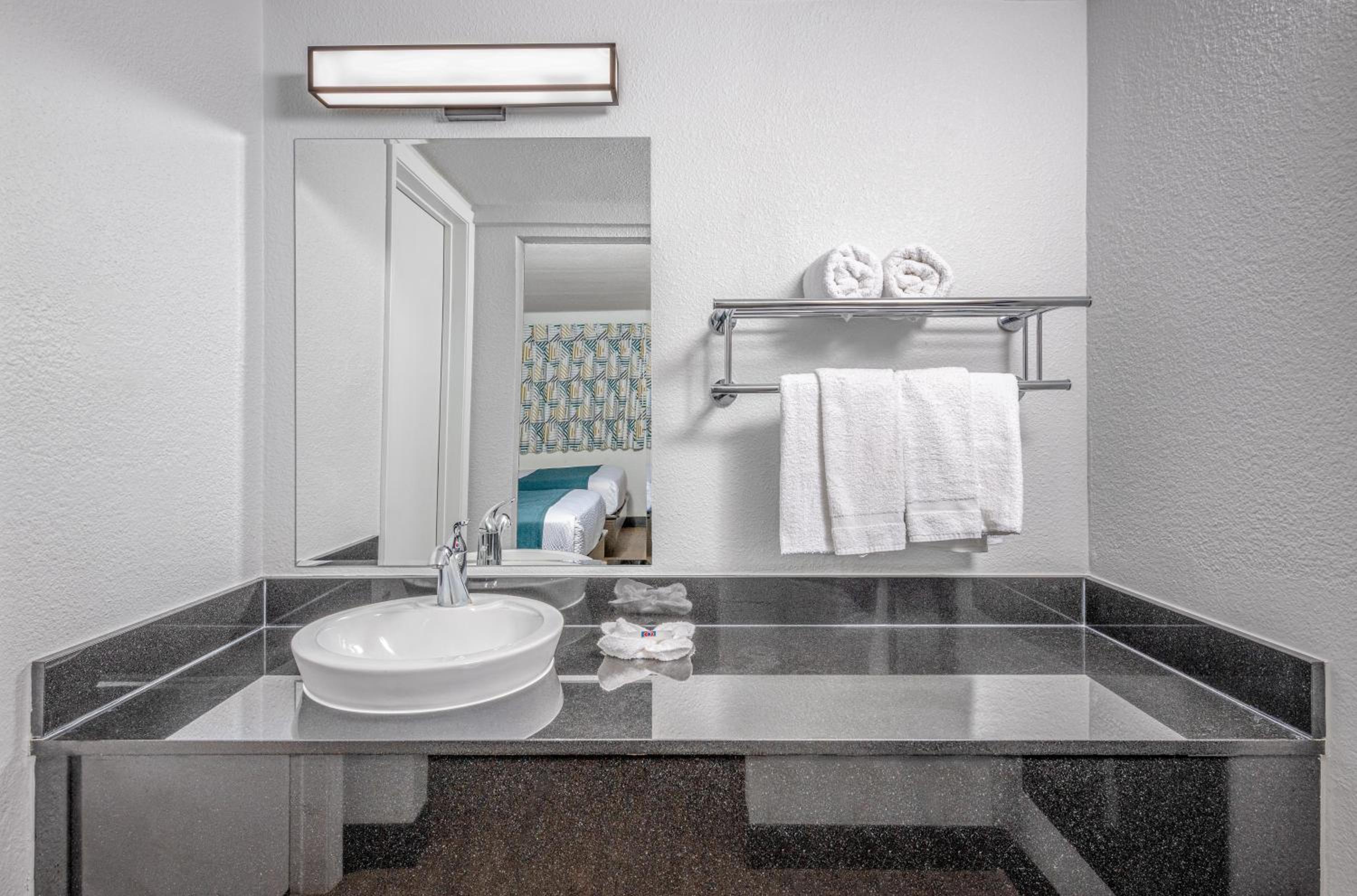Queen Room with Two Queen Beds - Disability Access - Non-Smoking photo 2