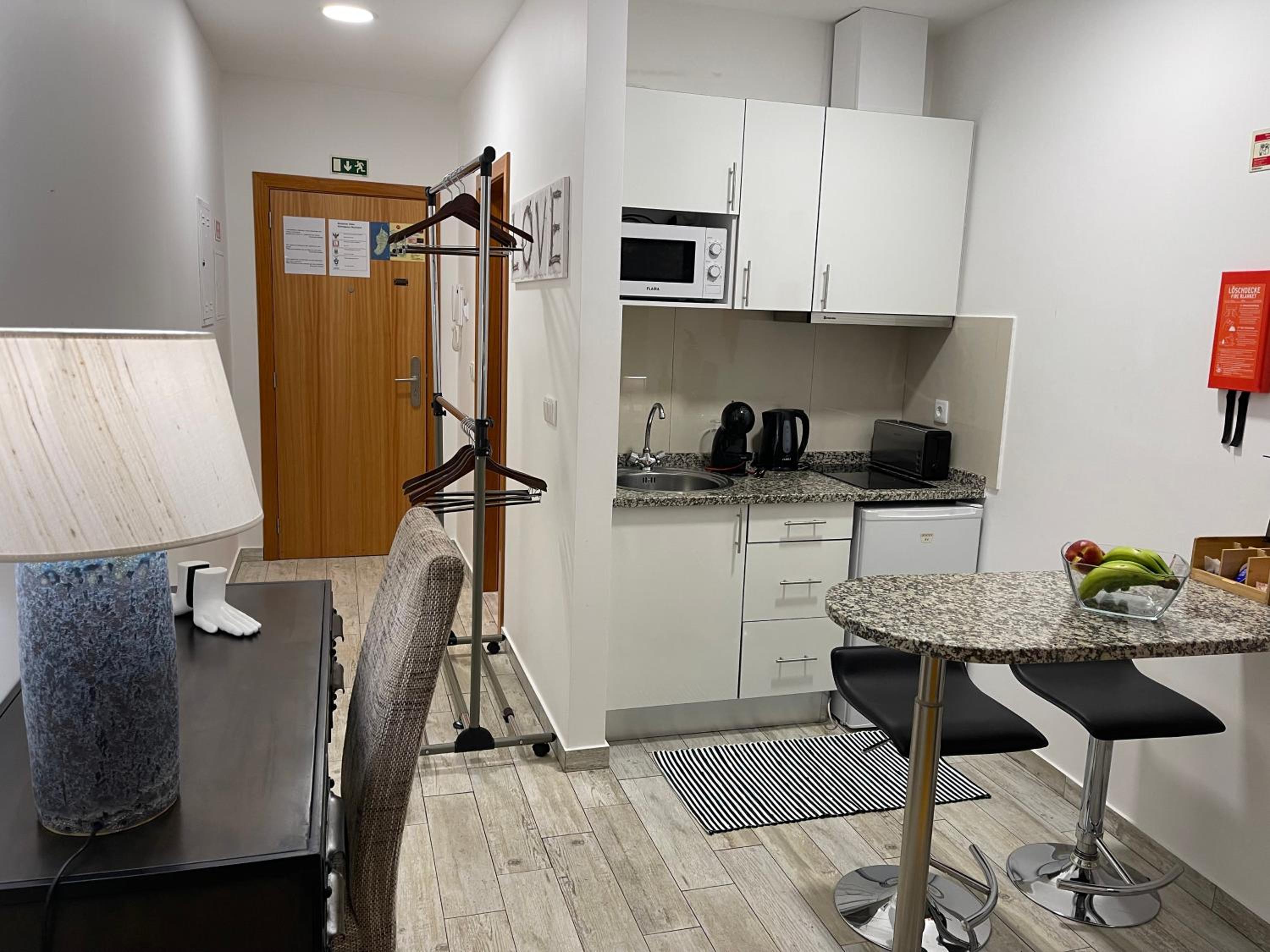 Studio (2 Adults) - Photo 28