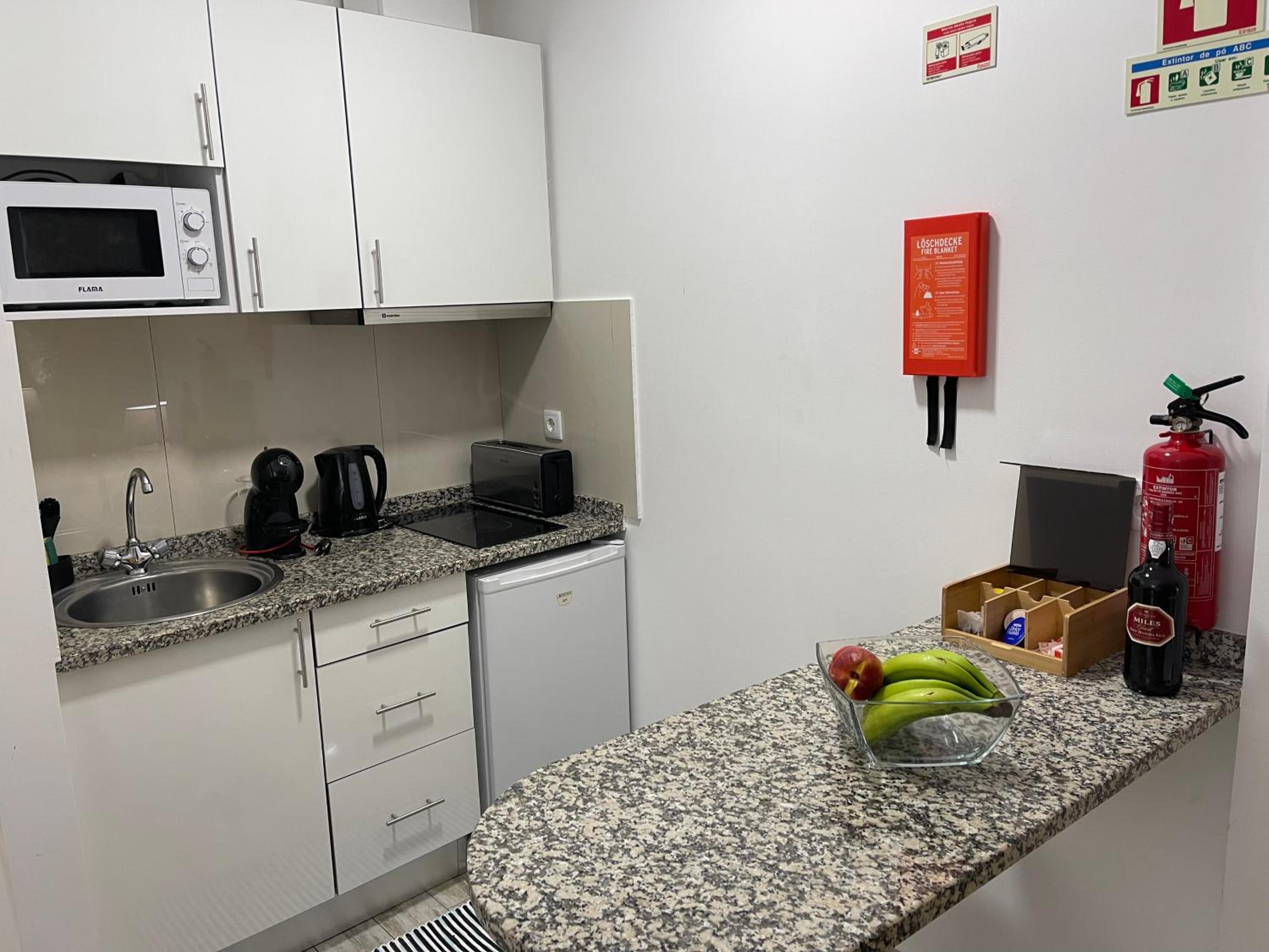 Studio (2 Adults) - Photo 29