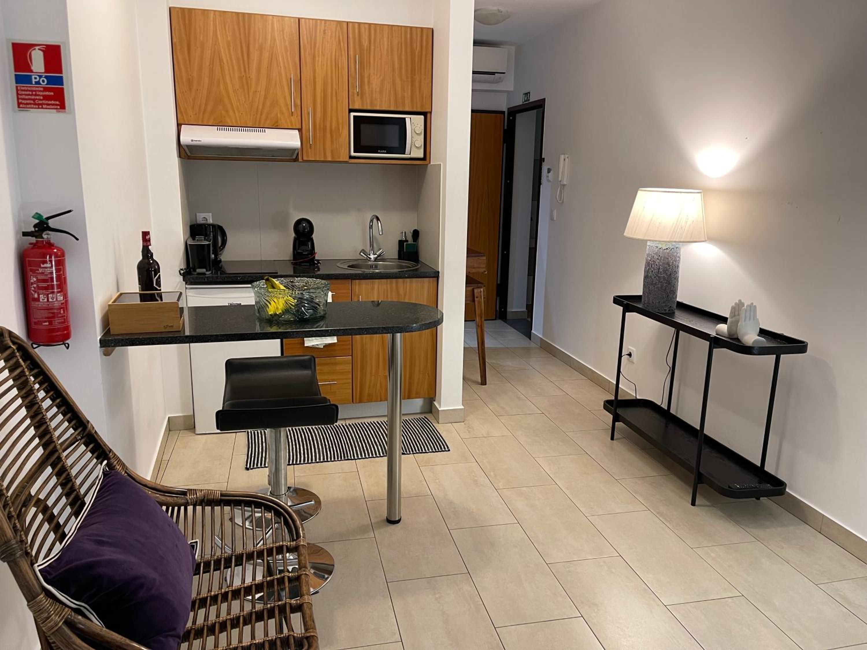 Studio (2 Adults) - Photo 32
