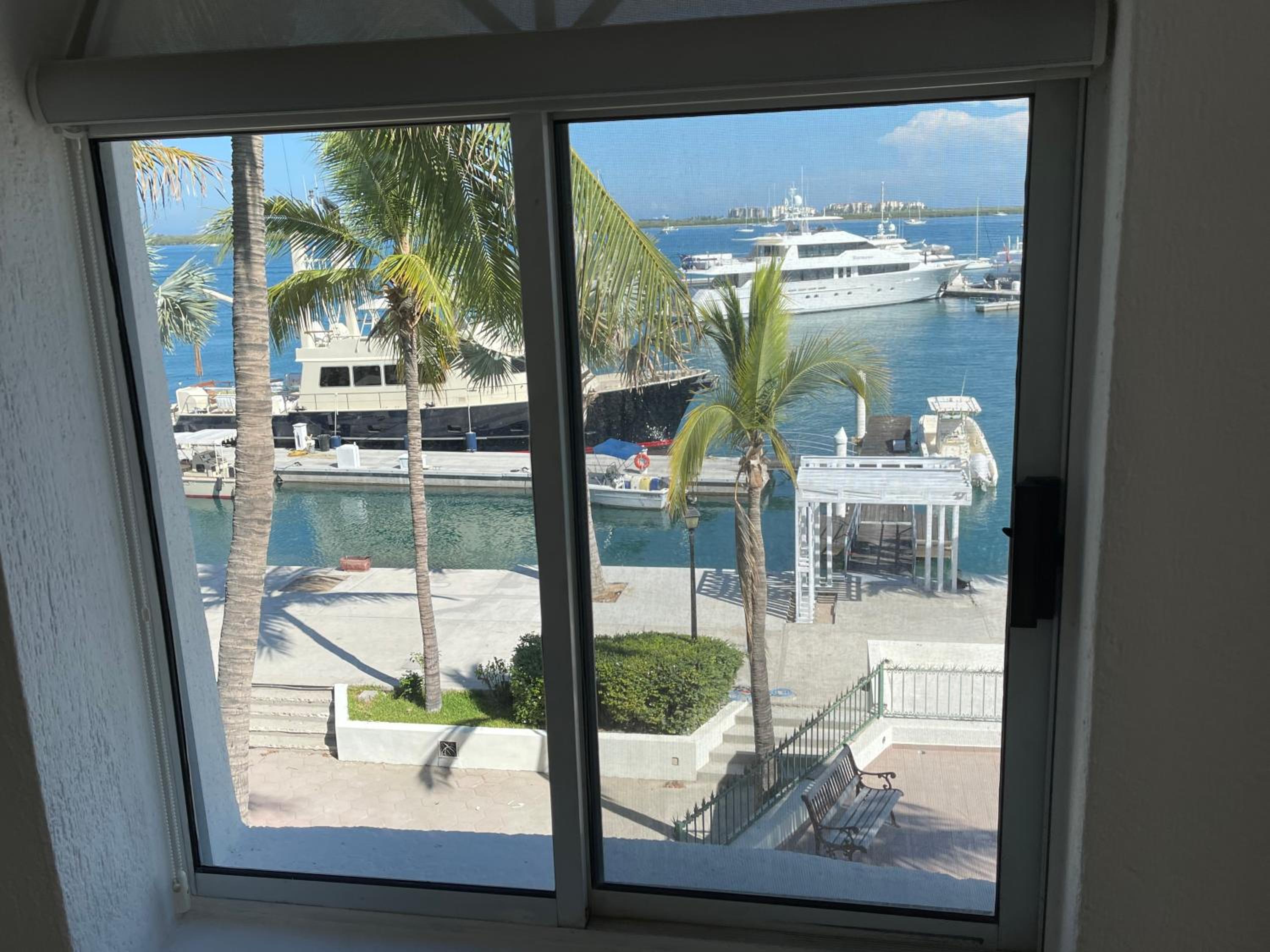 Apartment with Sea View - Photo 29