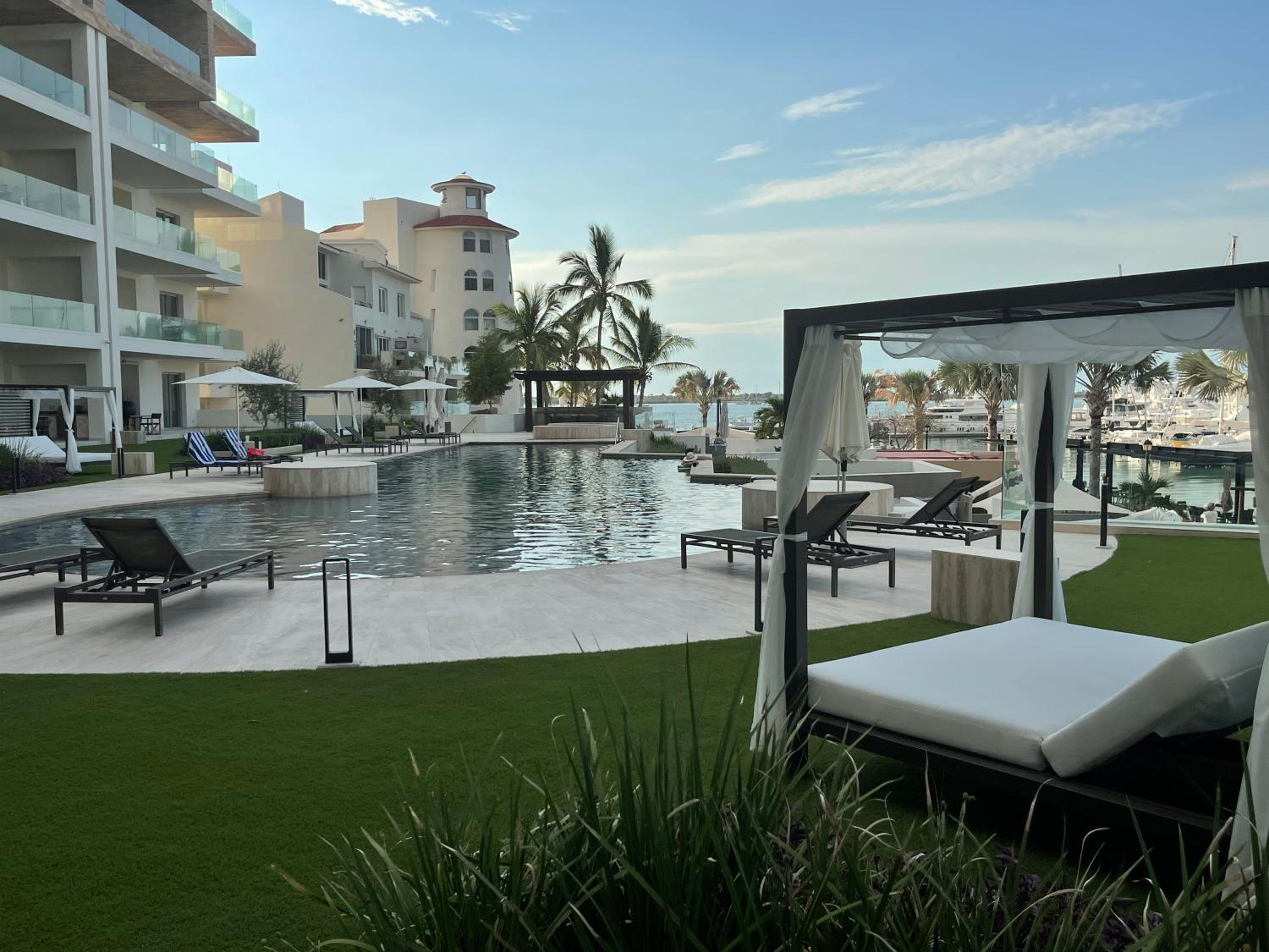 Apartment with Sea View - Photo 7