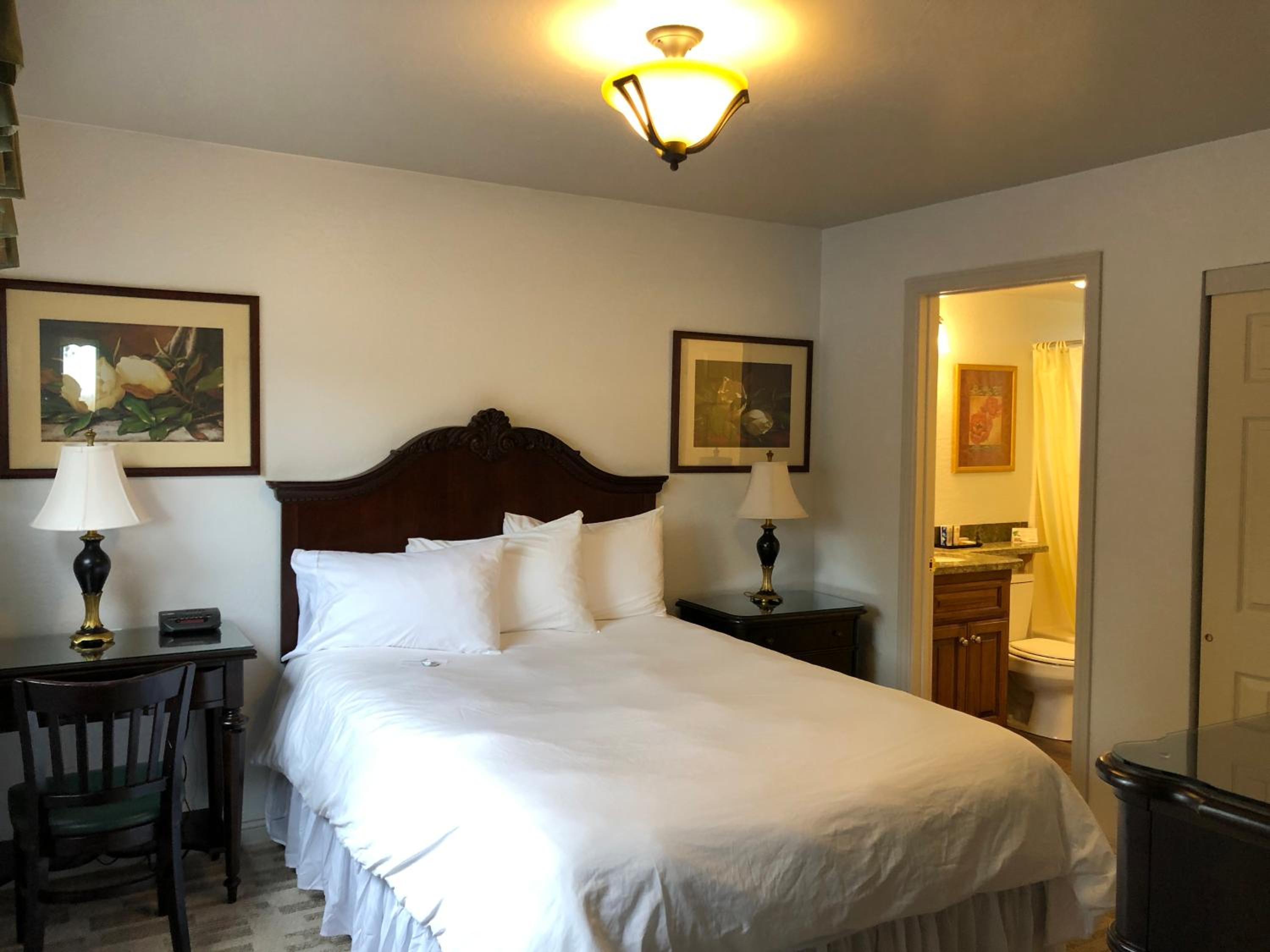Suite with Hot Tub