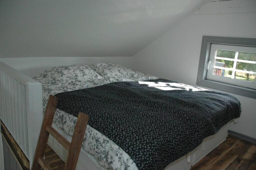 One-Bedroom House - Photo 5