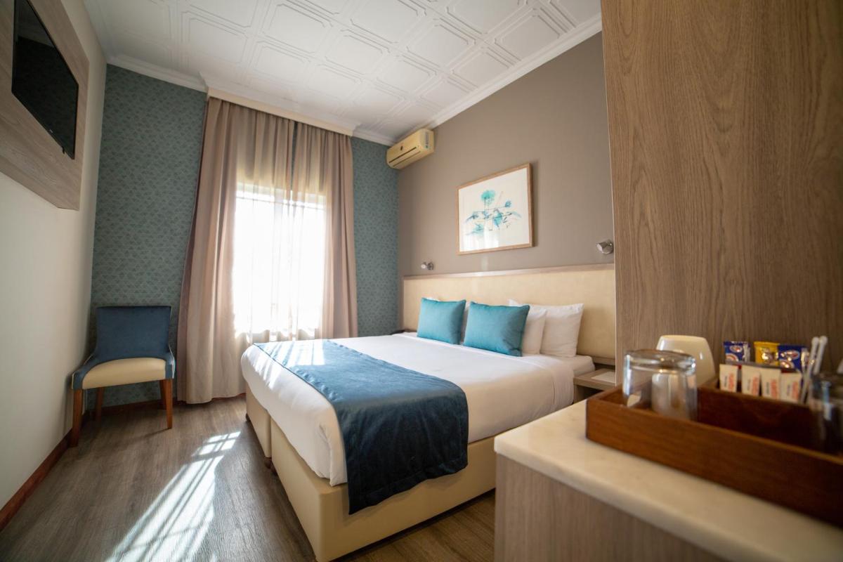 Deluxe King Room photo 1
