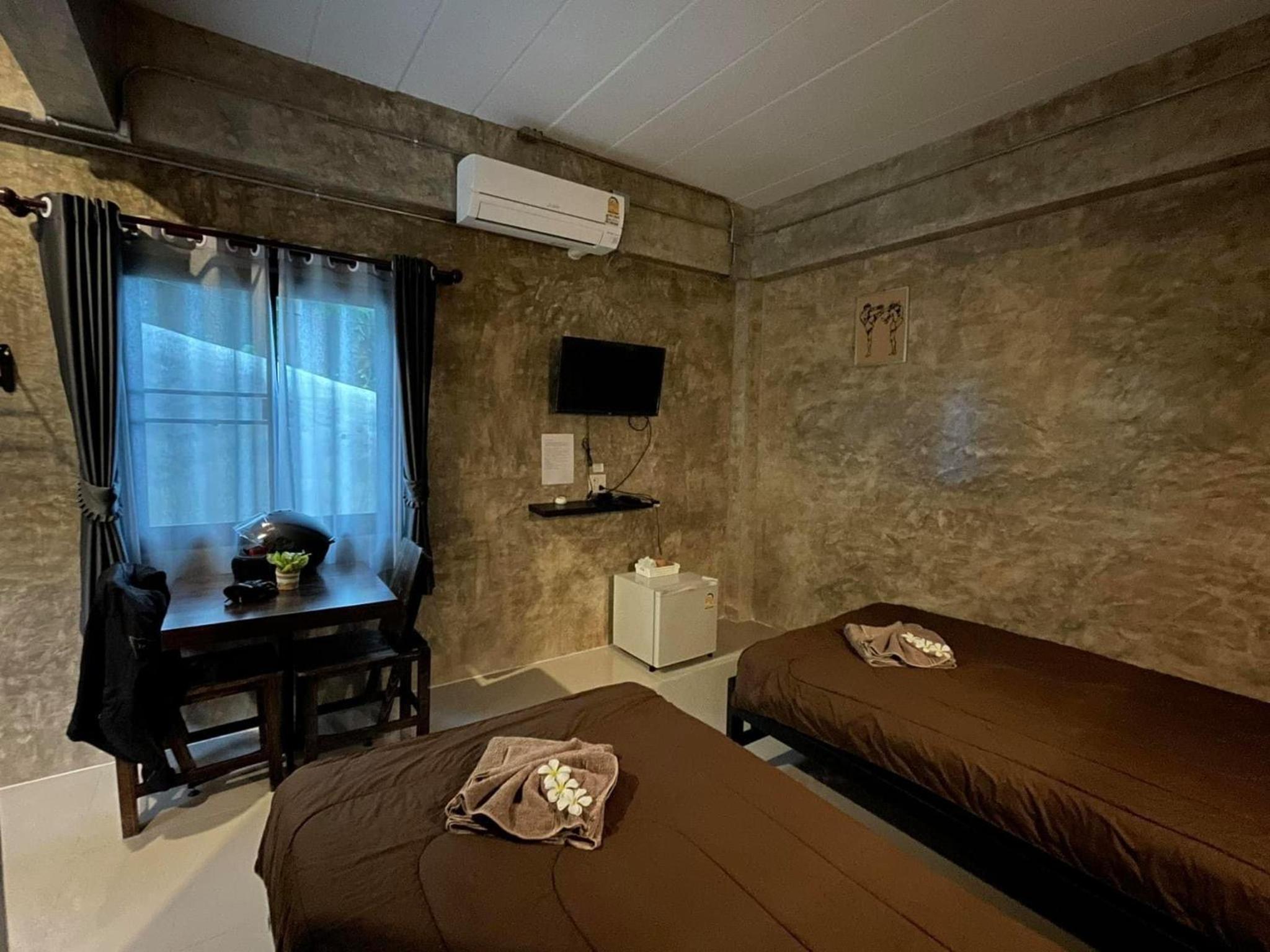 Twin Room with Private Bathroom photo 1