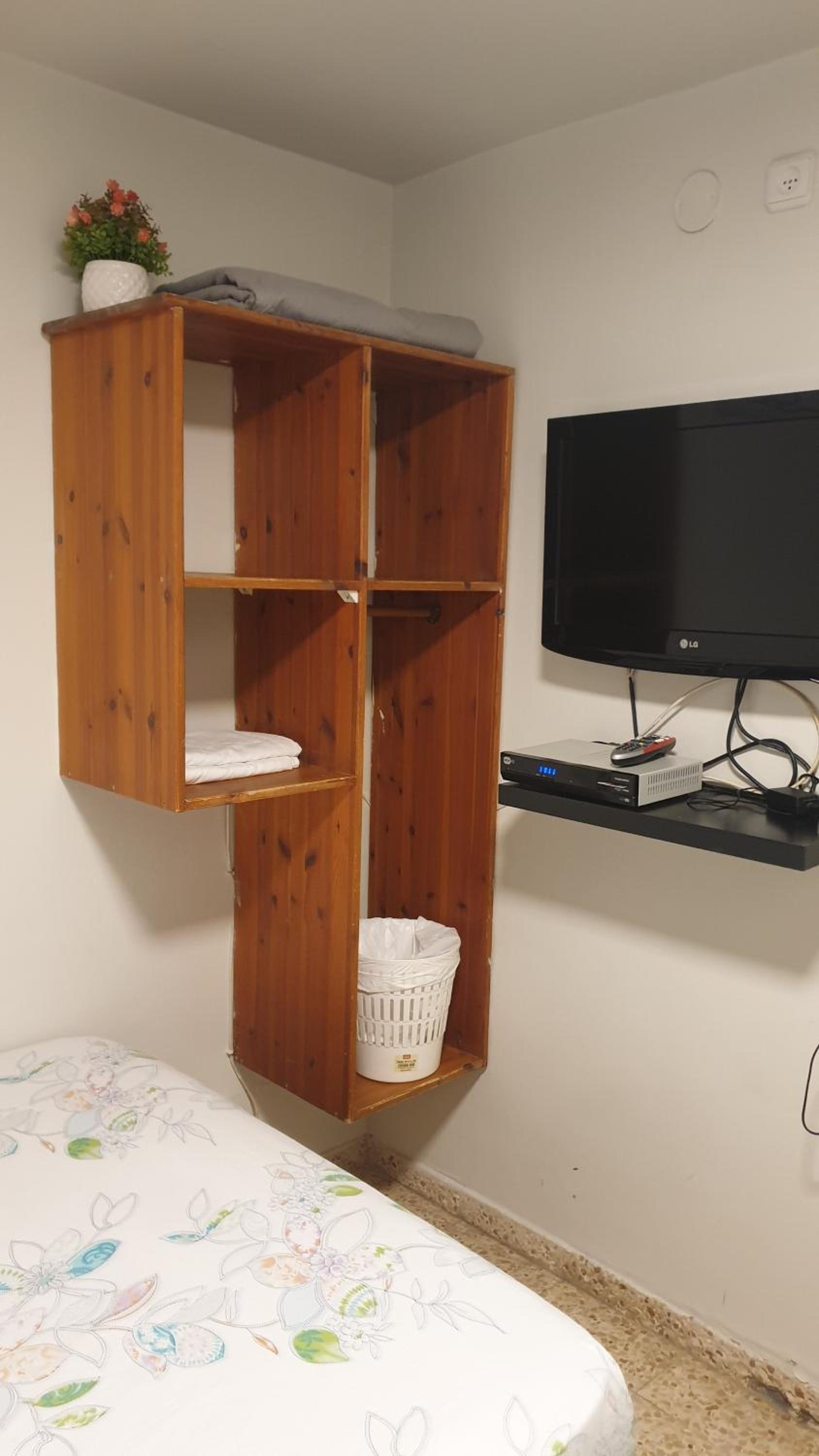 Single Room photo 2