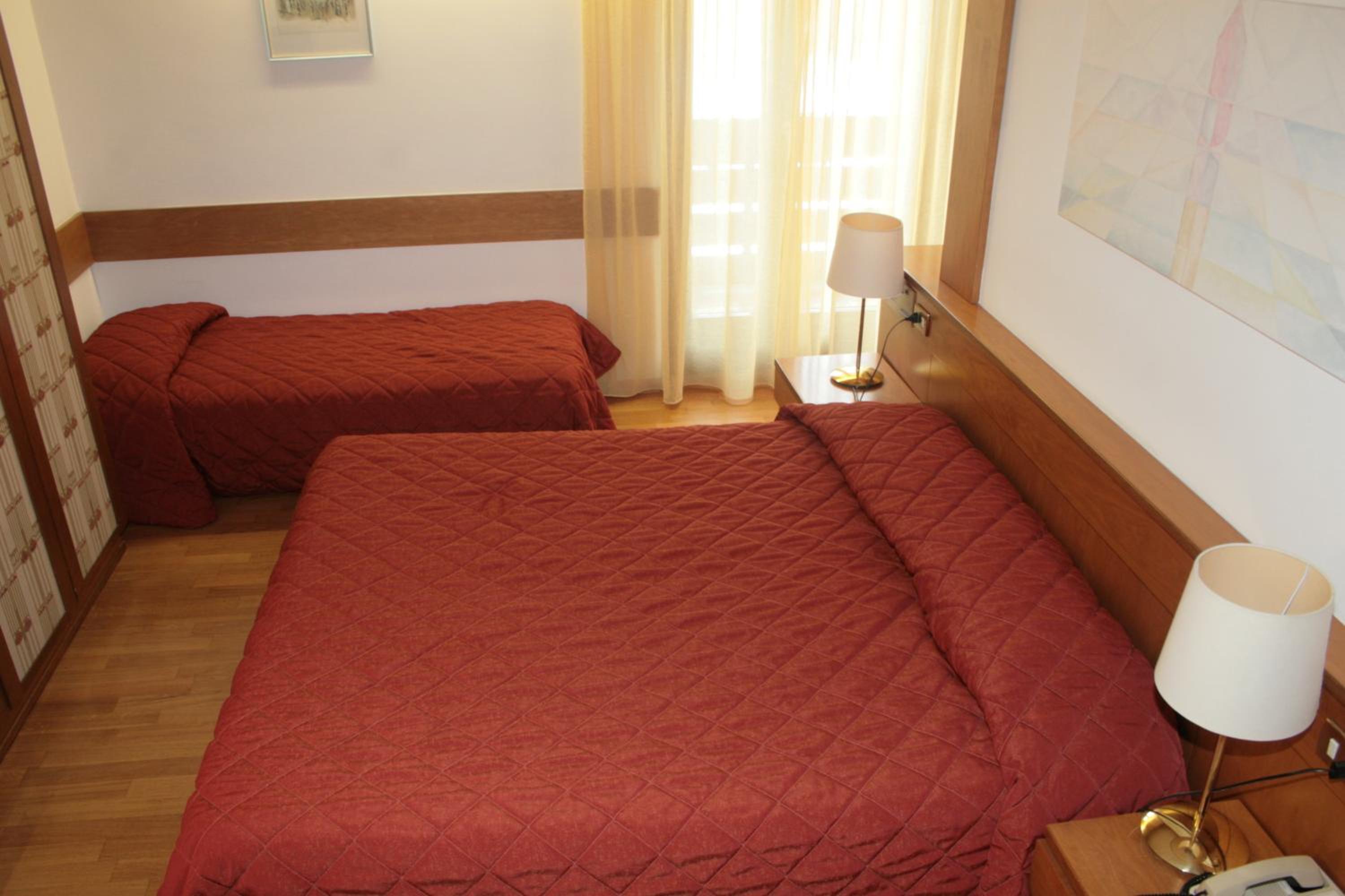 Two Connecting Family Rooms photo 1