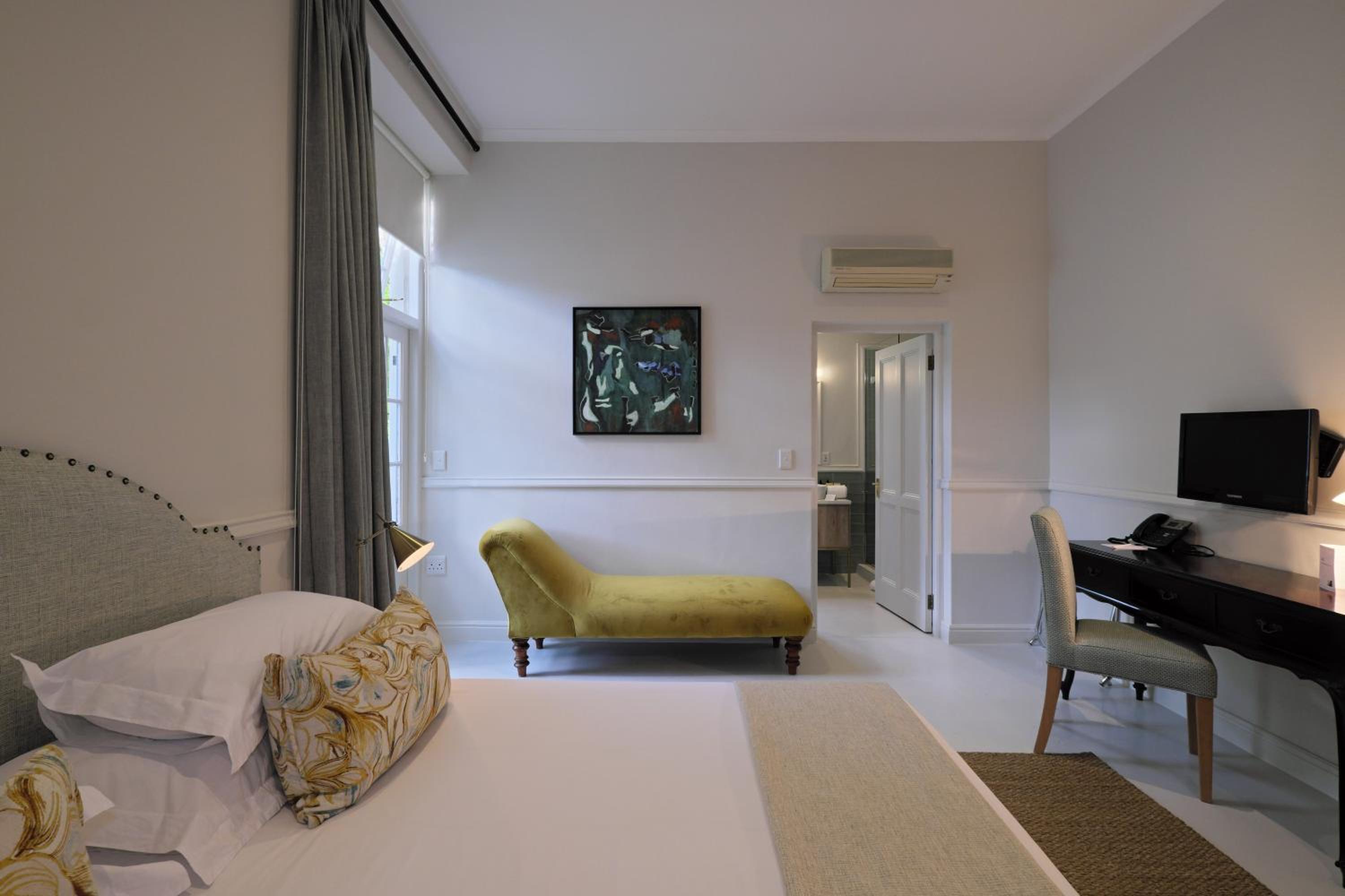 Deluxe Room - Photo 2