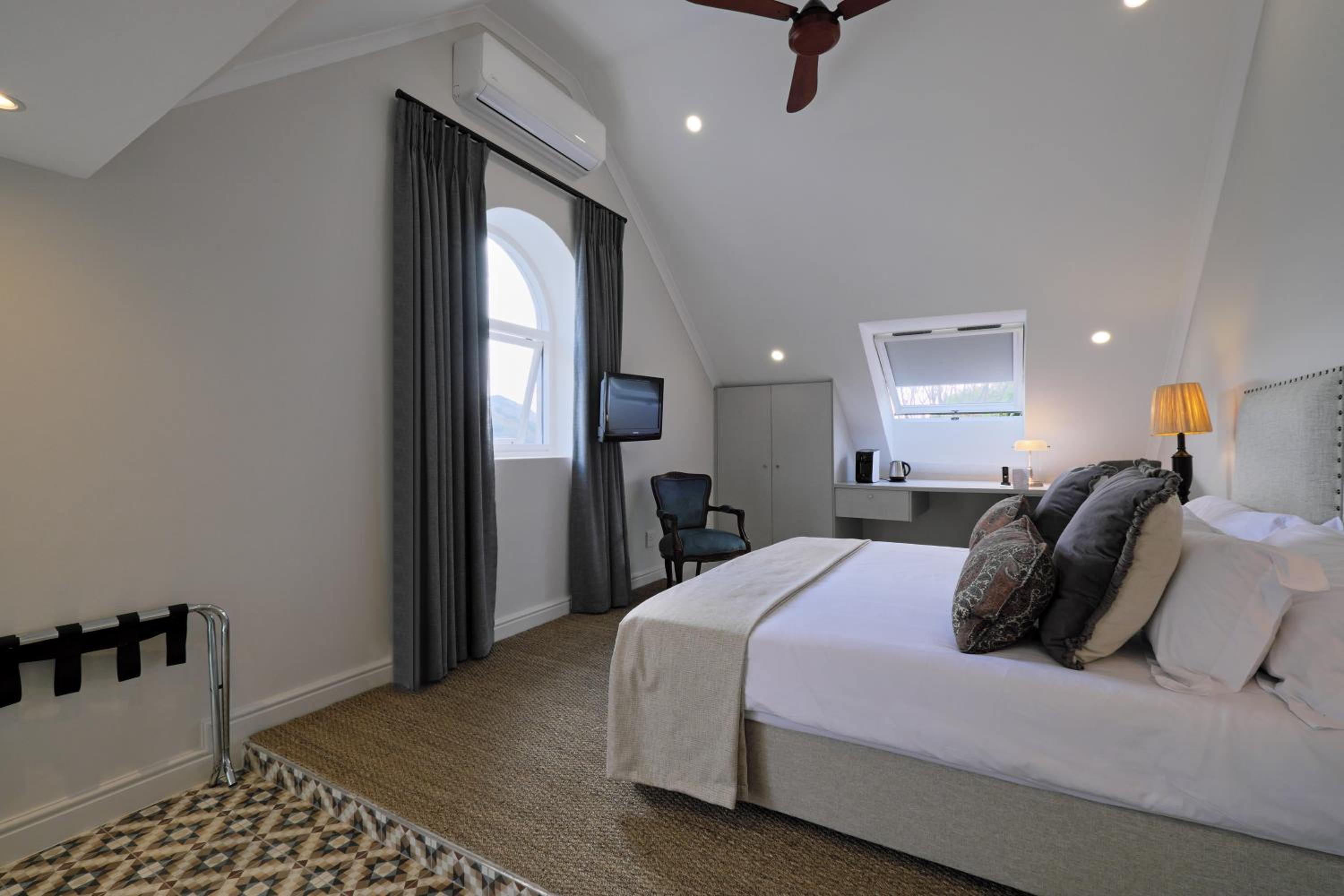 Superior Deluxe Room - Photo 6