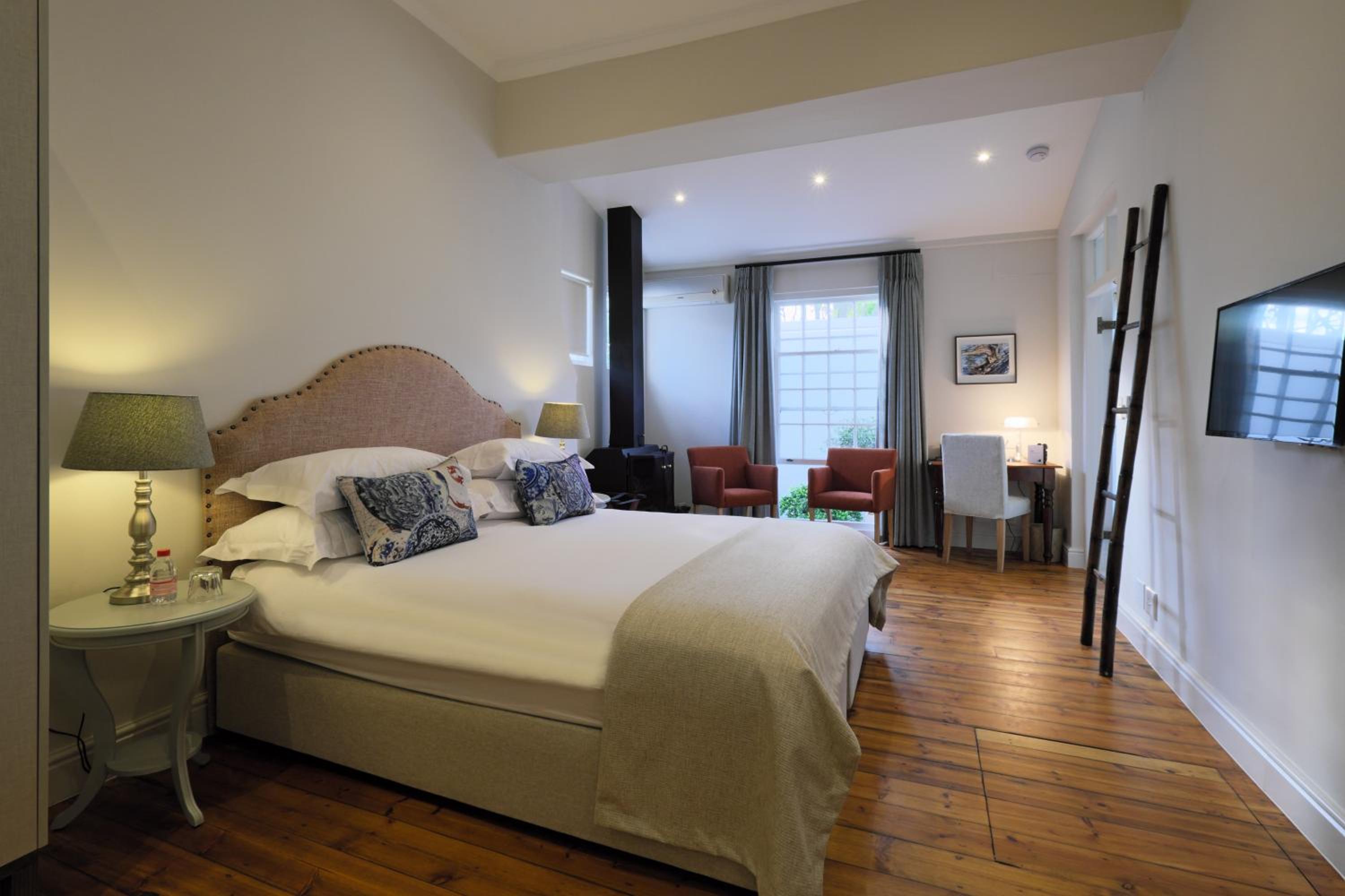 Superior Deluxe Room - Photo 1