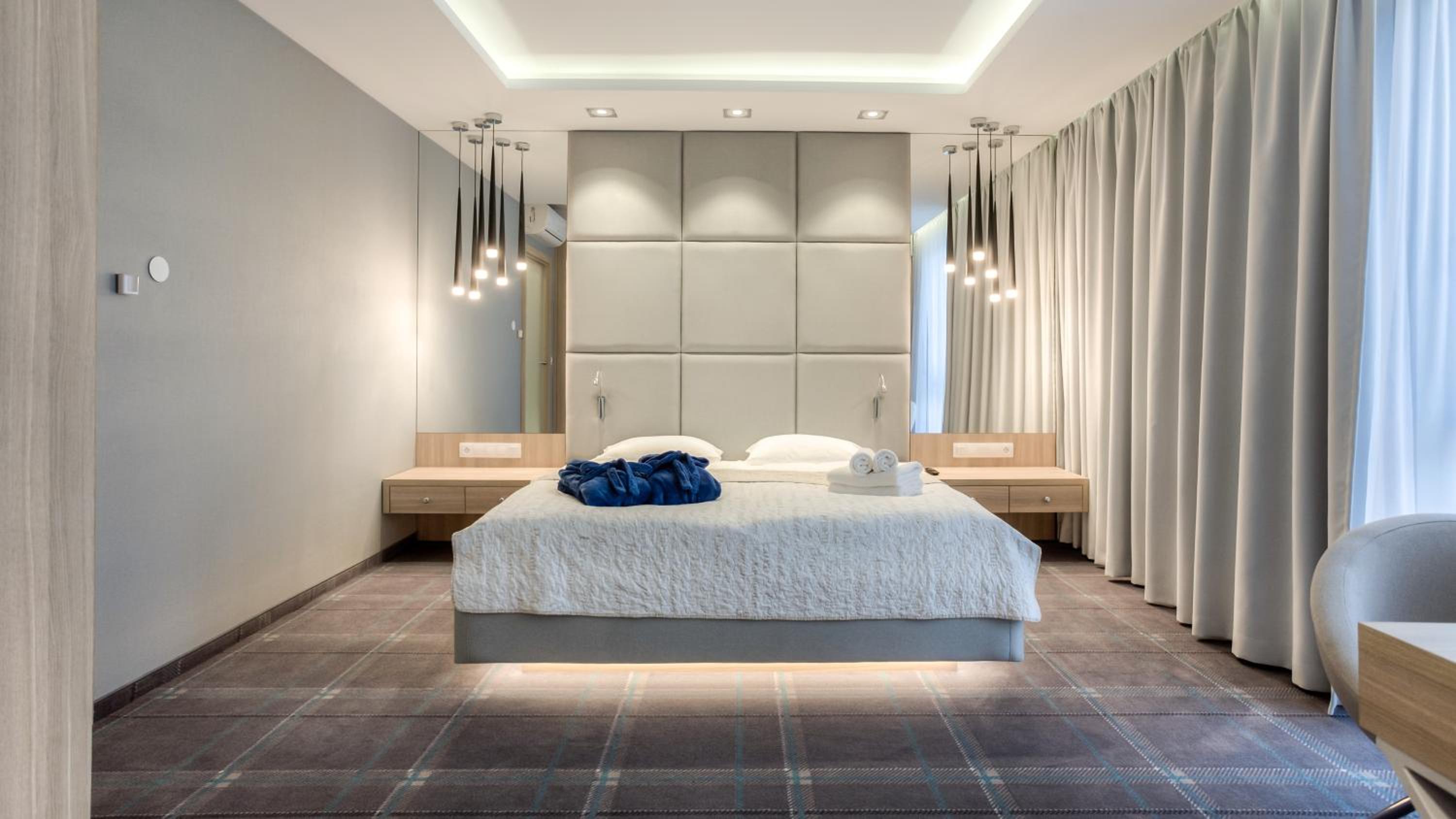Studio Apartment - Photo 1