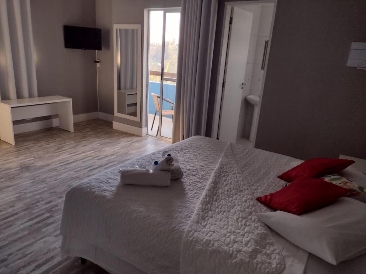 Deluxe Room - Photo 3