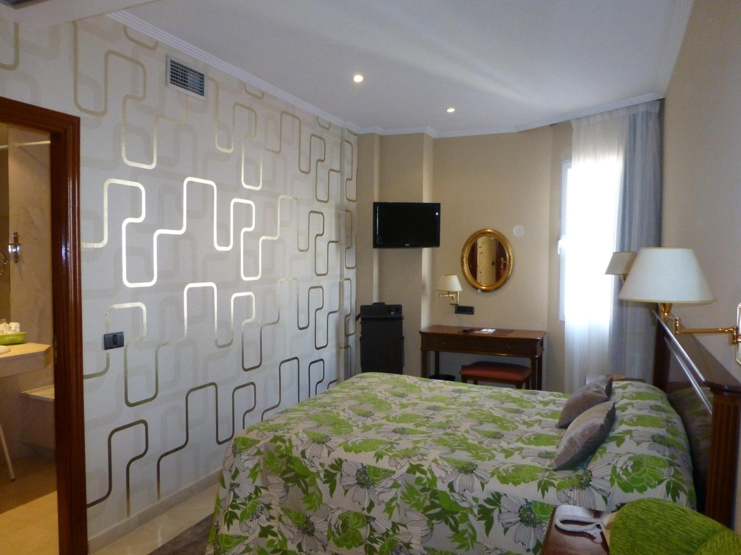 Single Room with Balcony photo 2