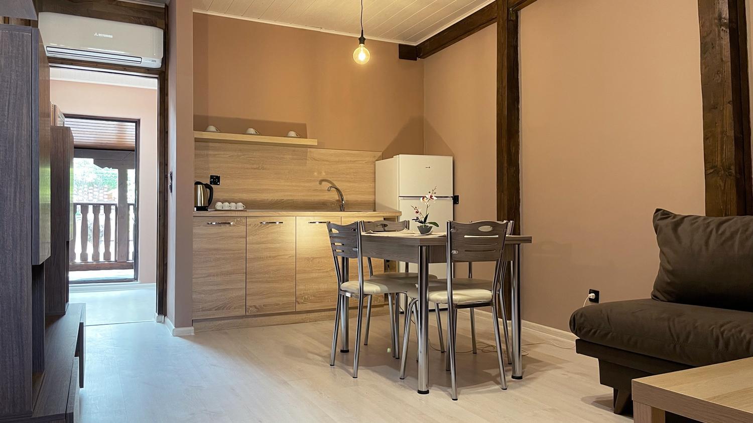 Apartment photo 2