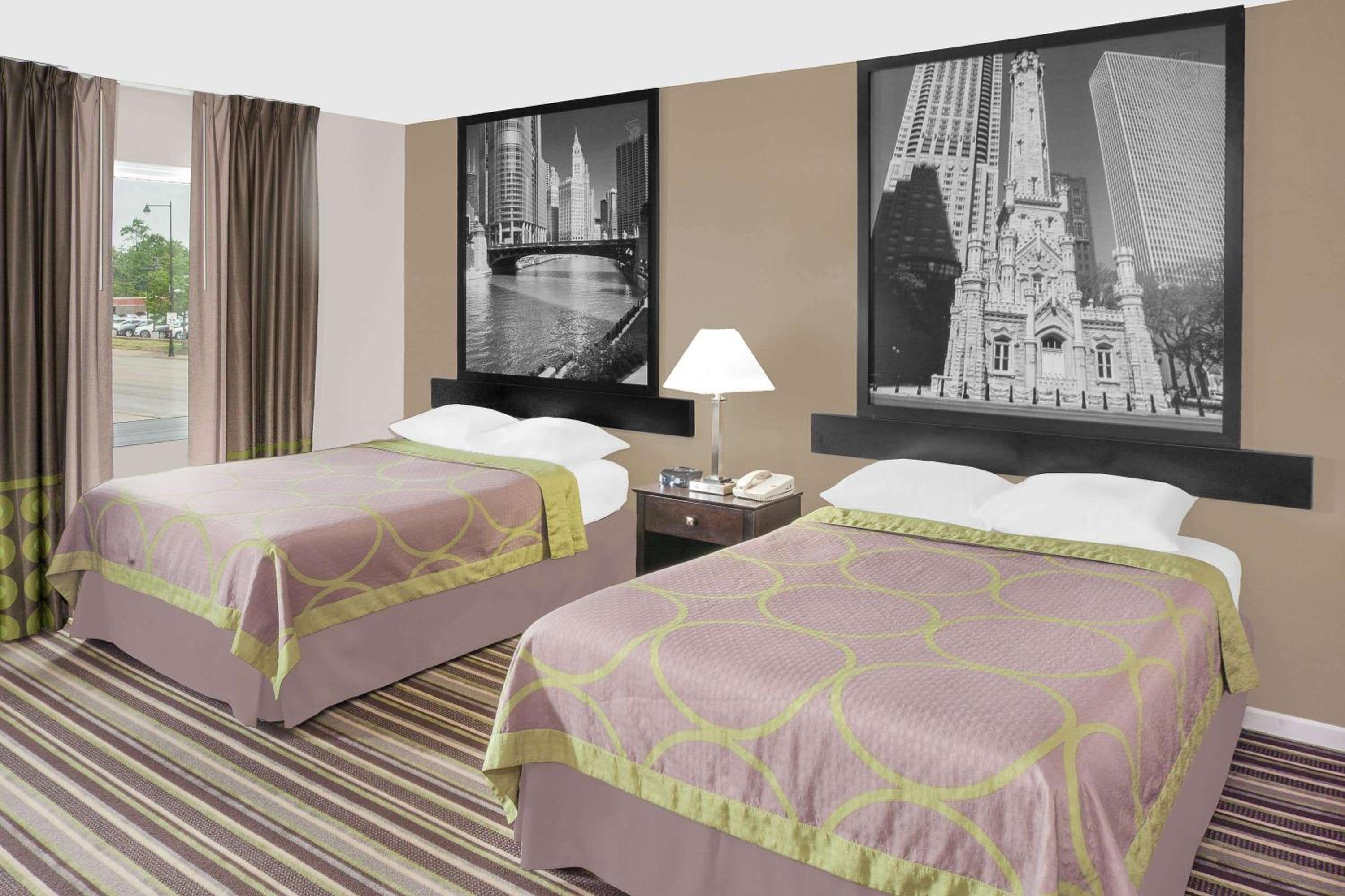 Double Room with Two Double Beds - Smoking - Photo 2