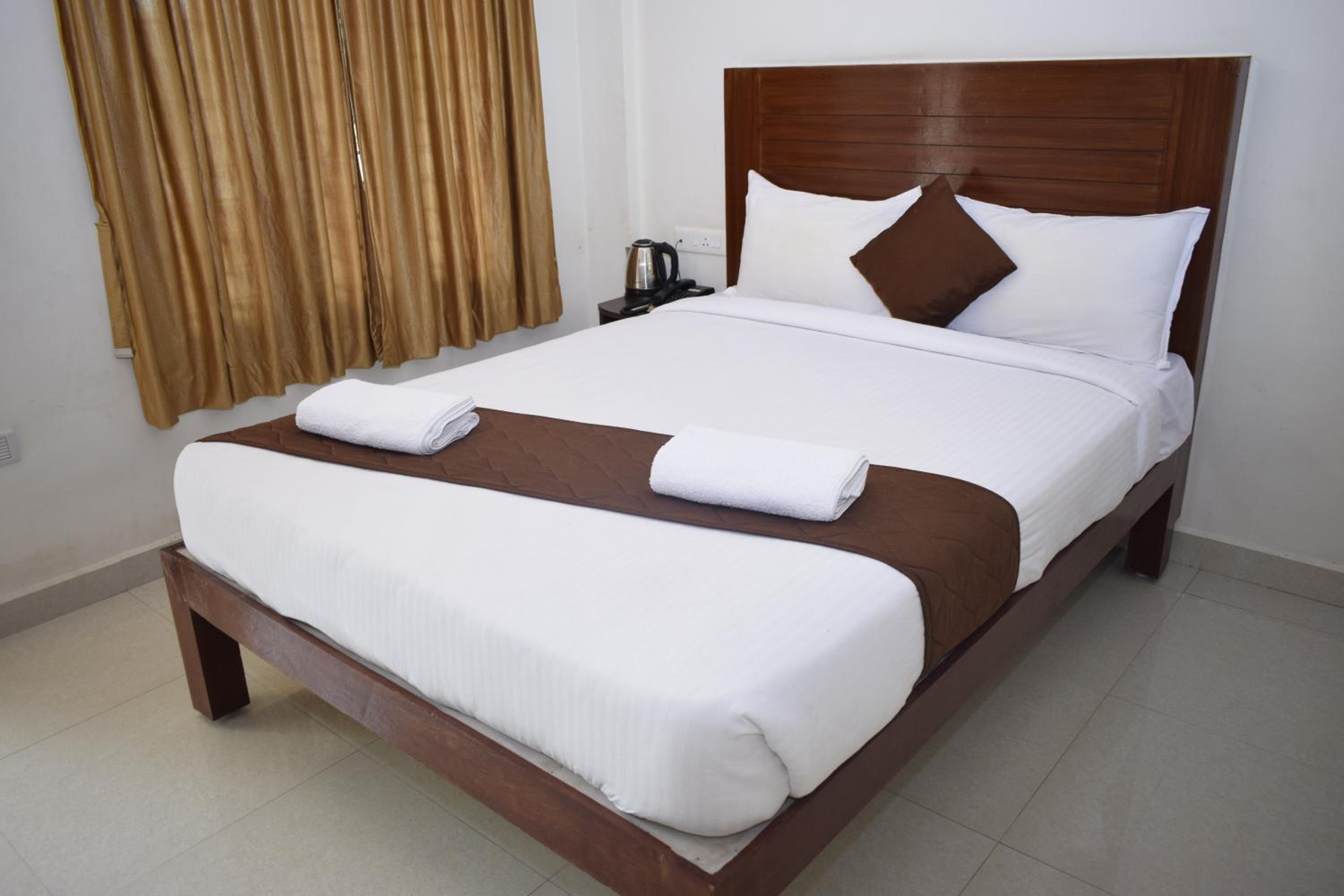 Deluxe Double Room - Photo 14