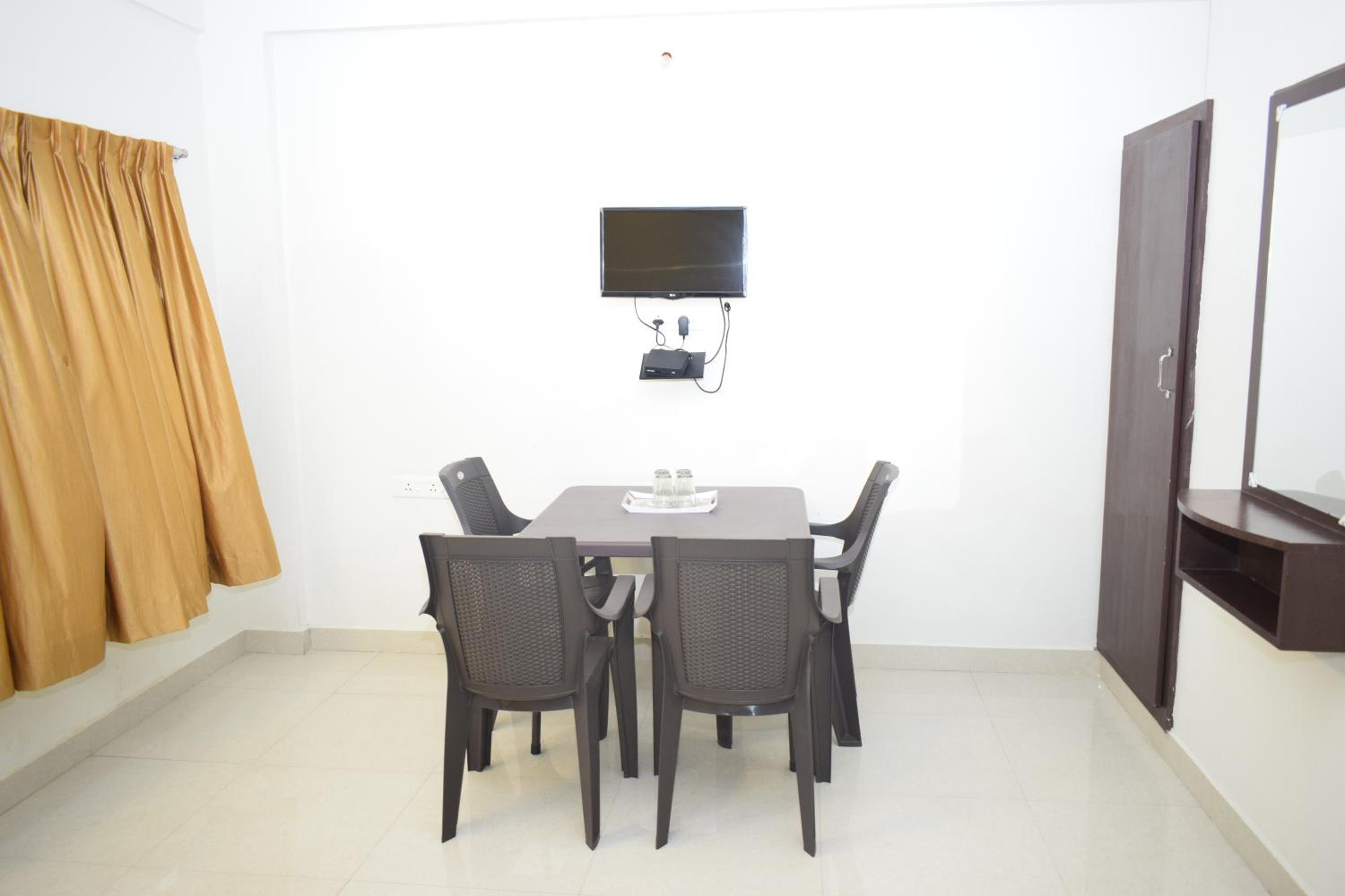 Suite - Photo 7