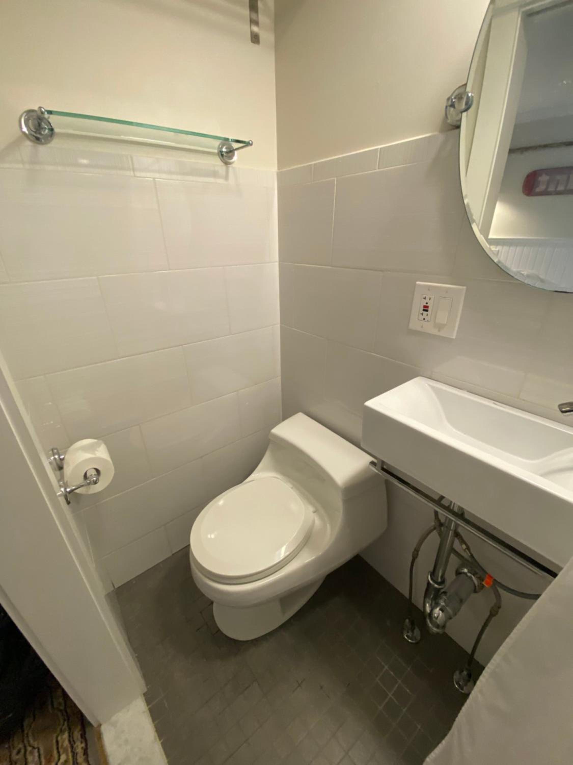 Standard Queen Room photo 2