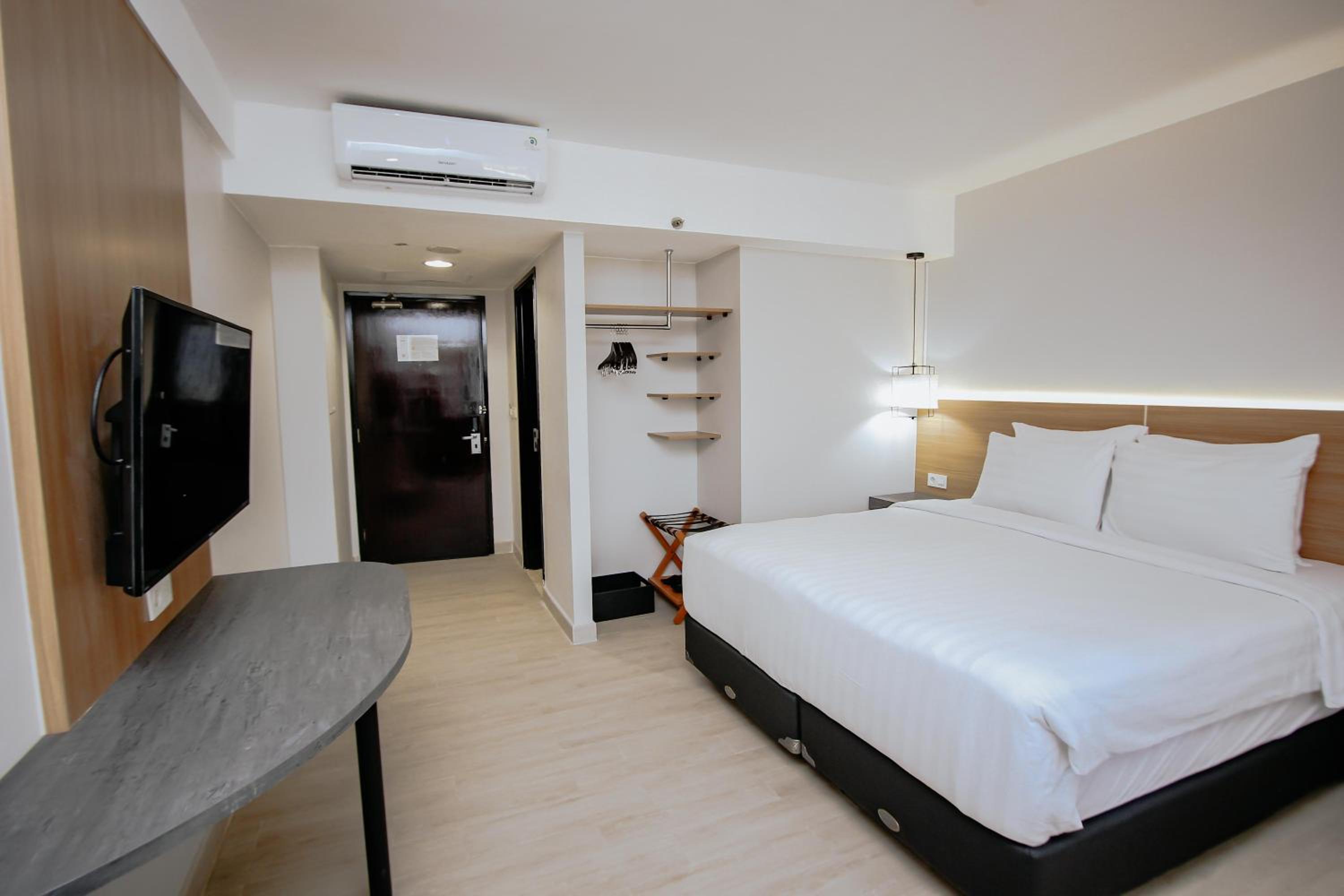 Deluxe Room - Photo 2
