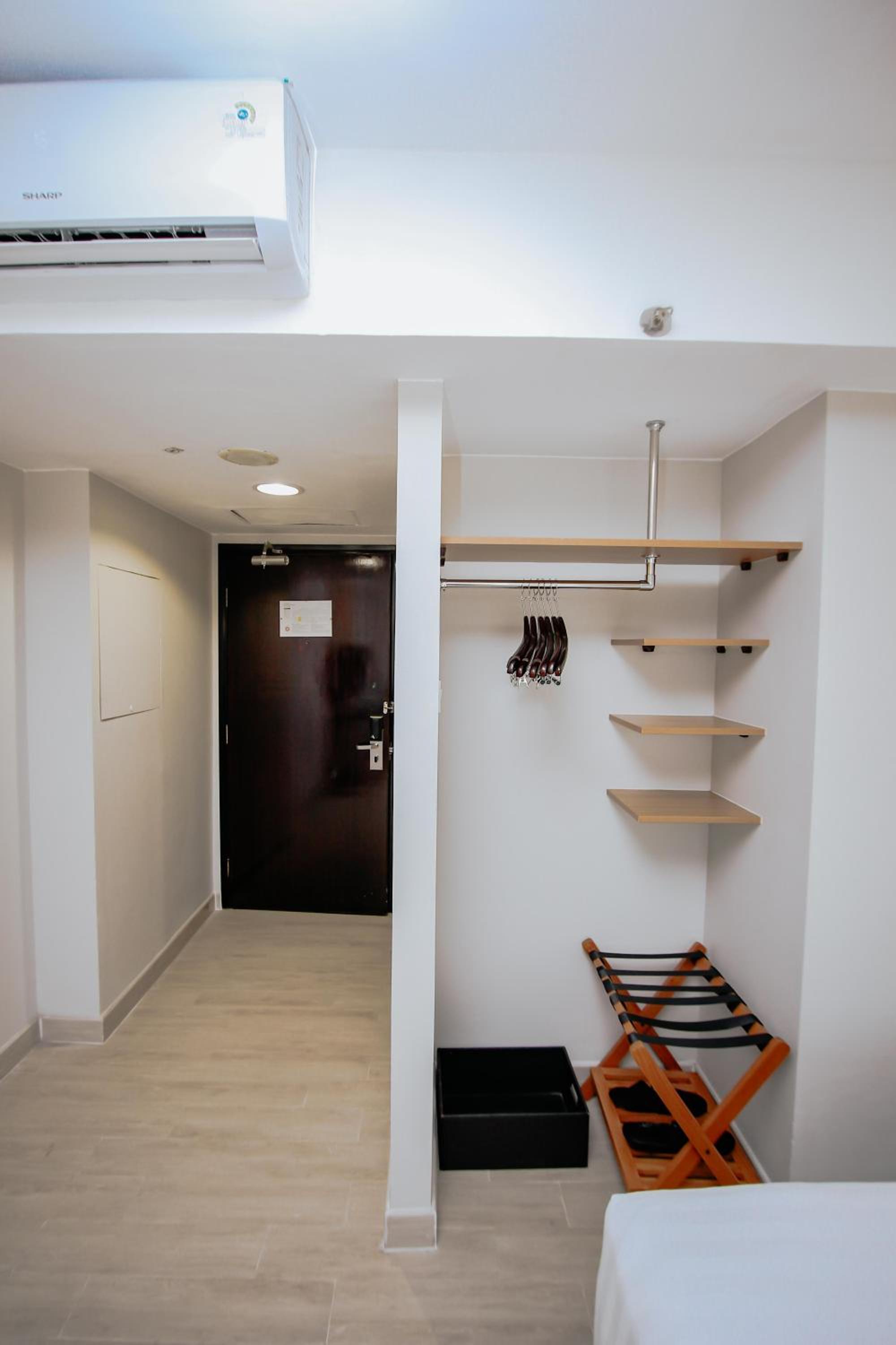 Deluxe Room - Photo 4