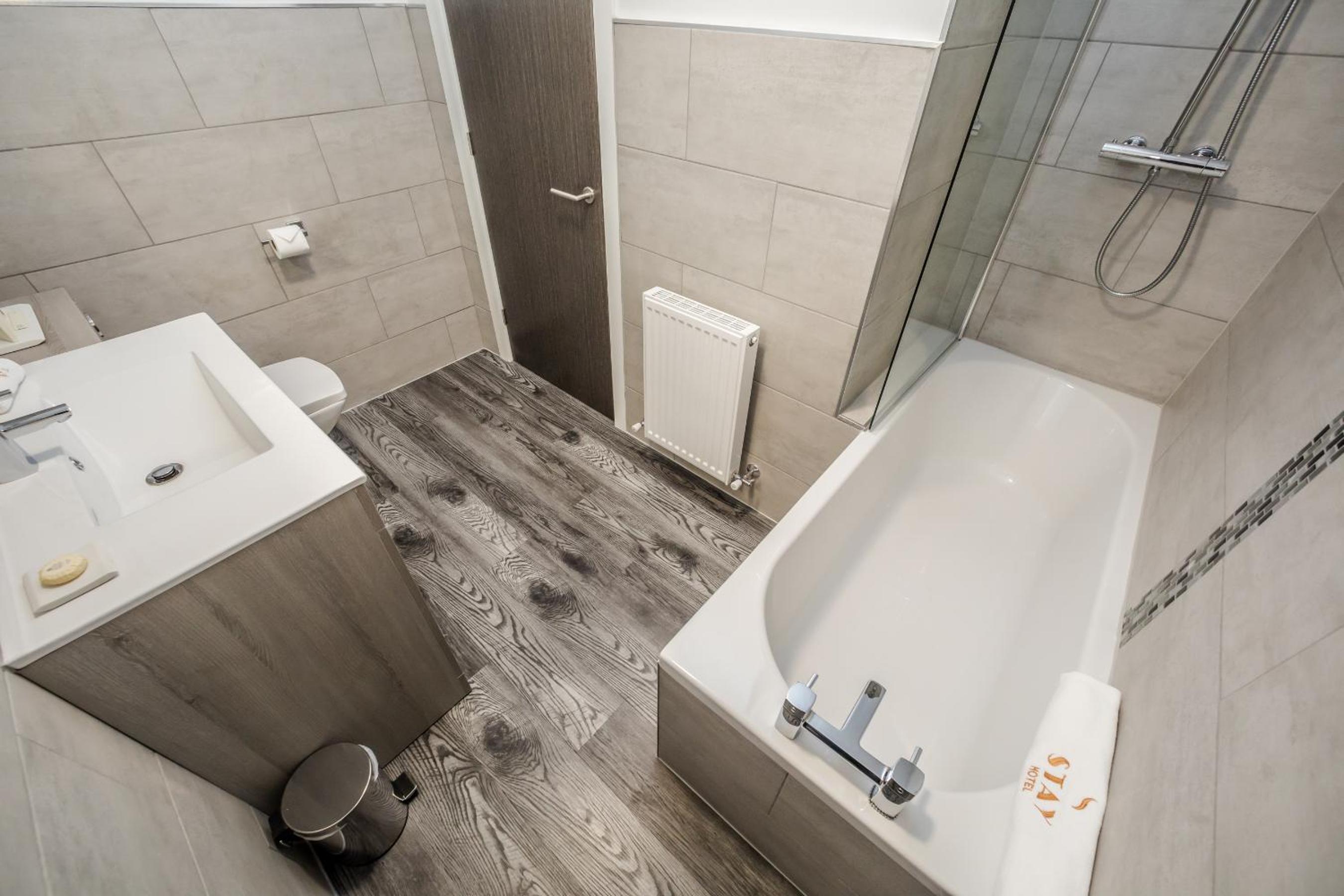 One-Bedroom Suite - Photo 5
