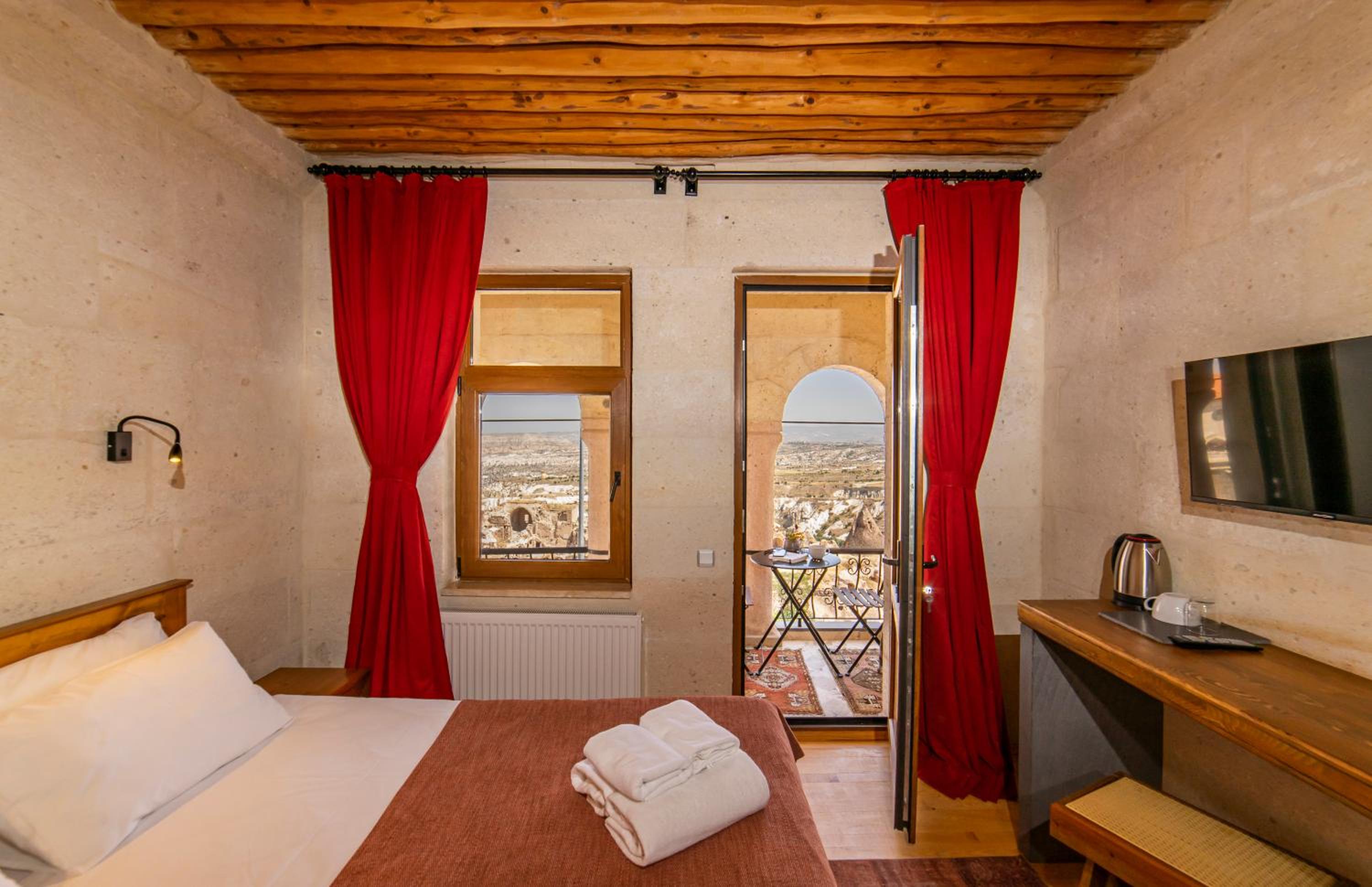 Deluxe Double Room with Balcony - Photo 1