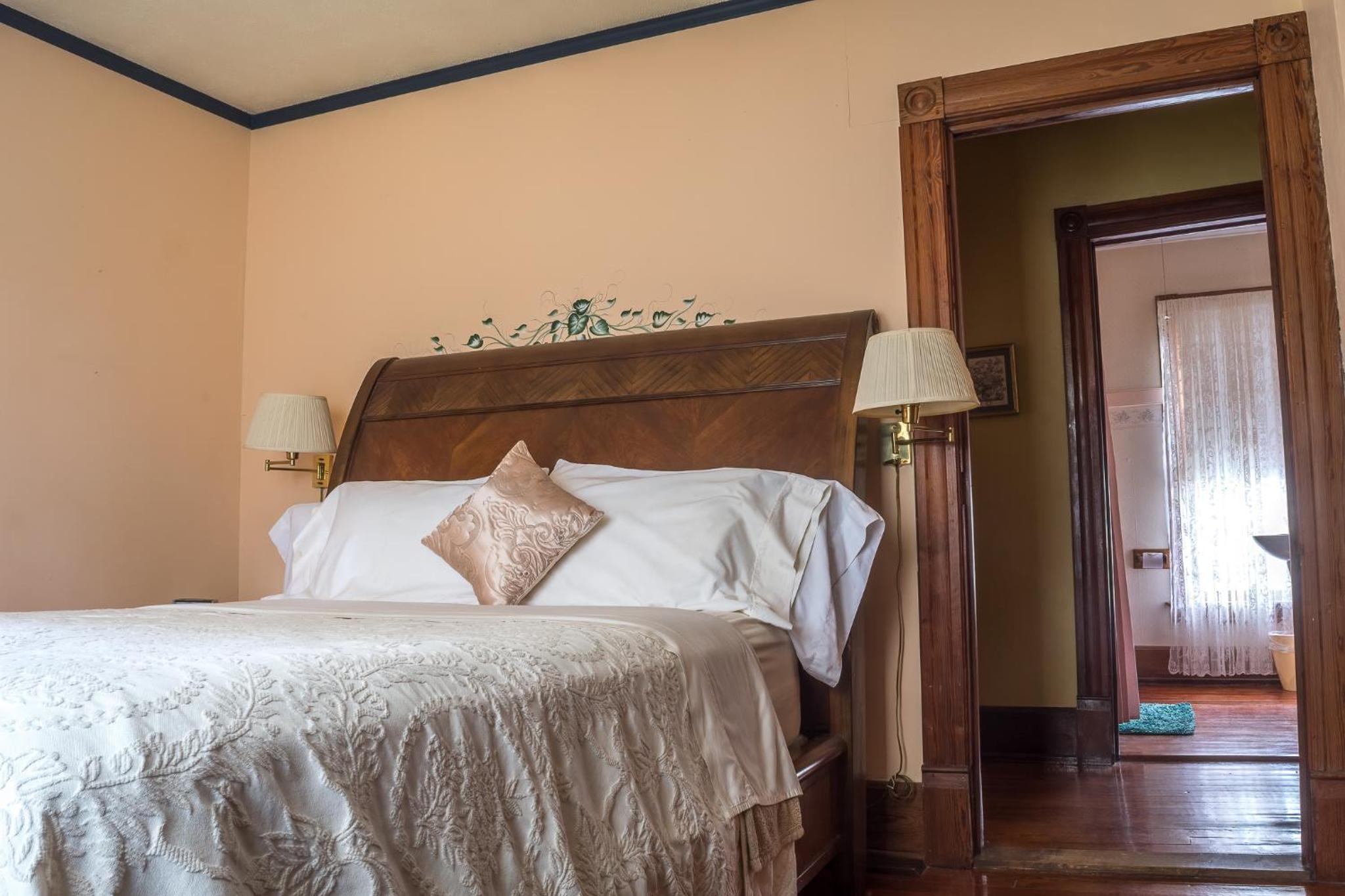 Deluxe Queen Room photo 2