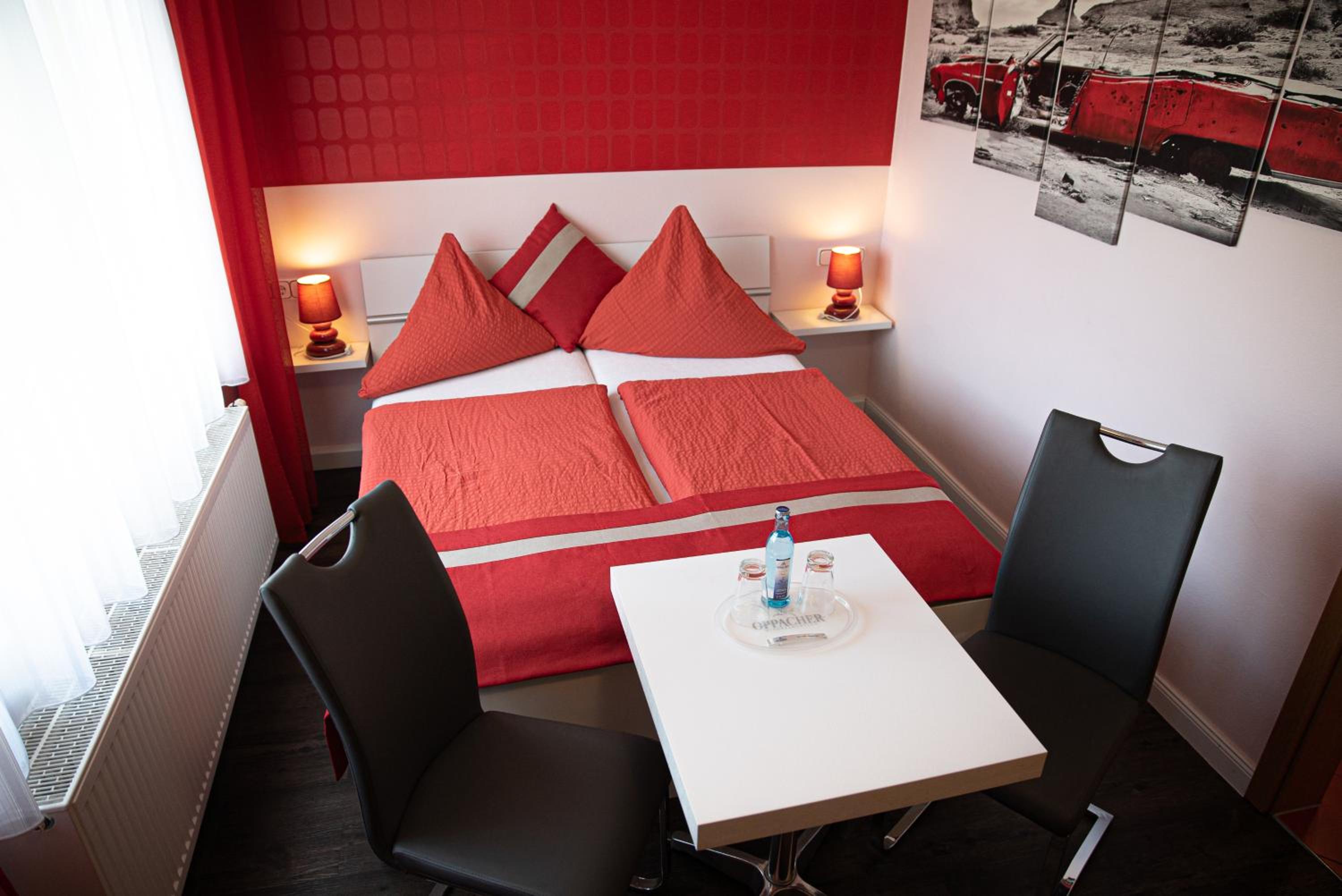 Double Room with Private Bathroom - Photo 6