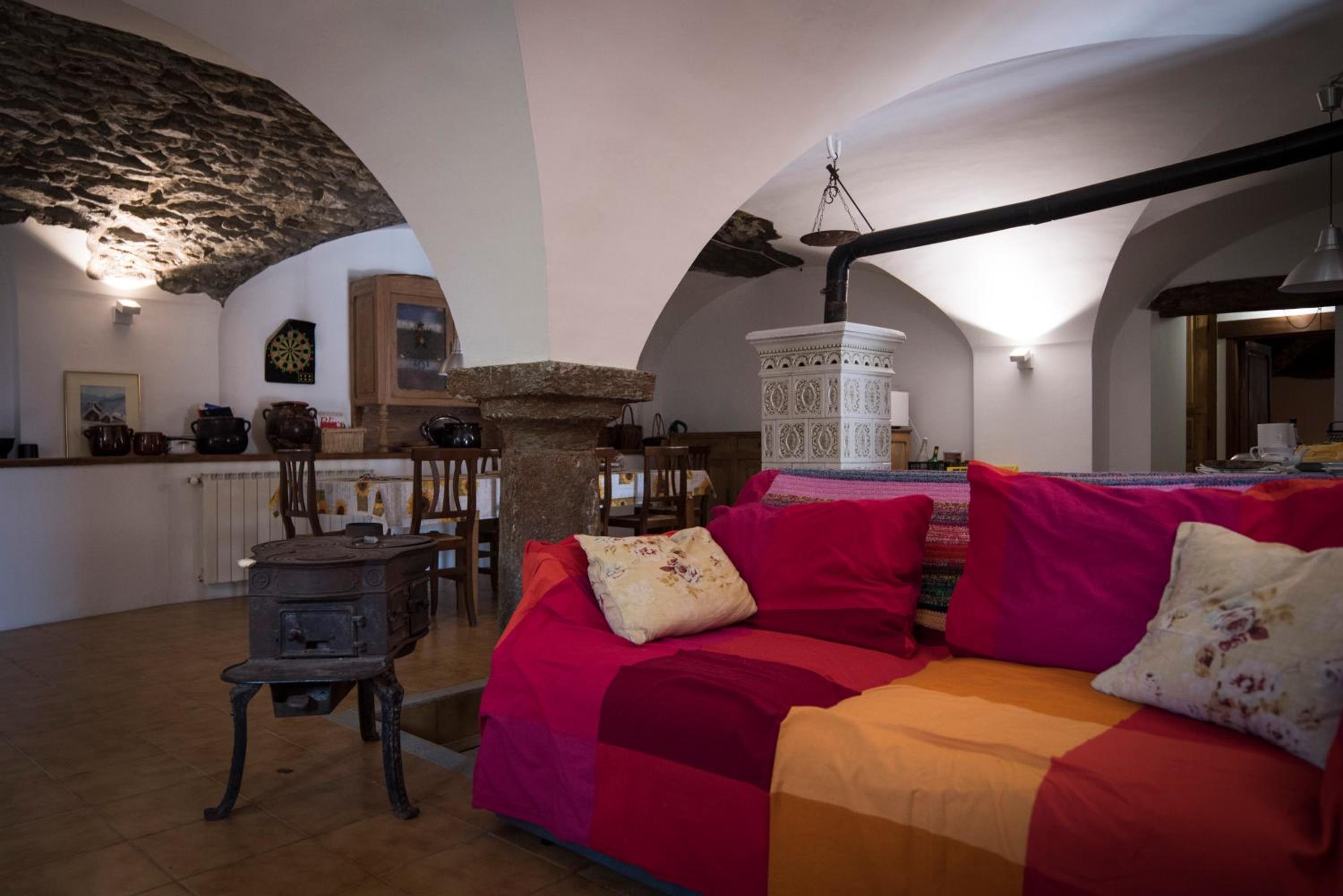 Three-Bedroom Apartment - Photo 10
