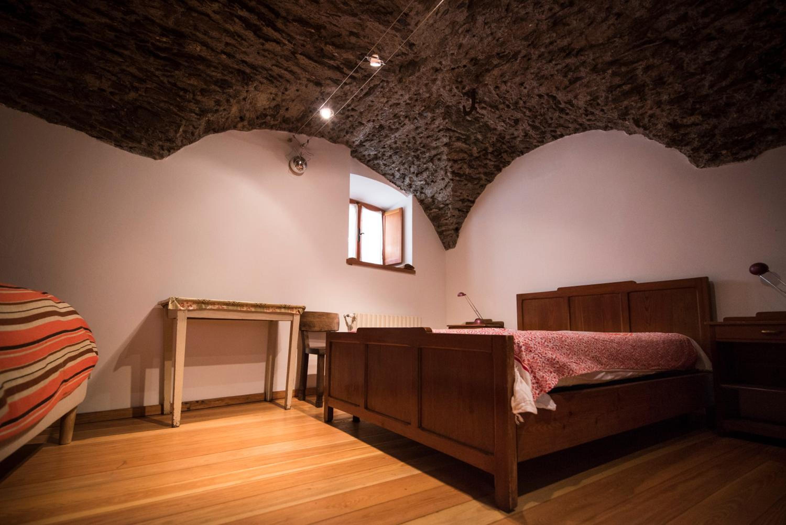 Three-Bedroom Apartment - Photo 26
