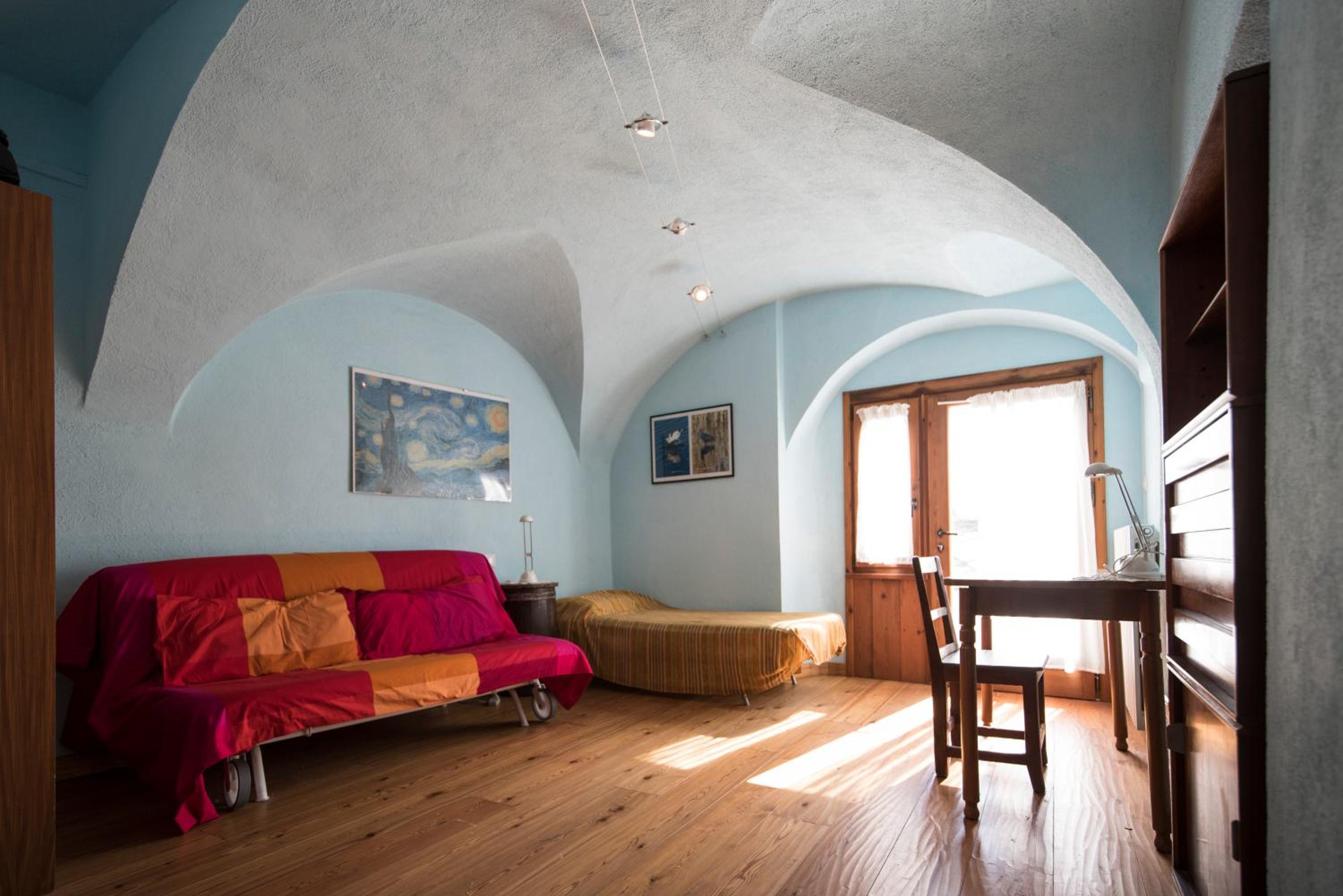 Three-Bedroom Apartment - Photo 17