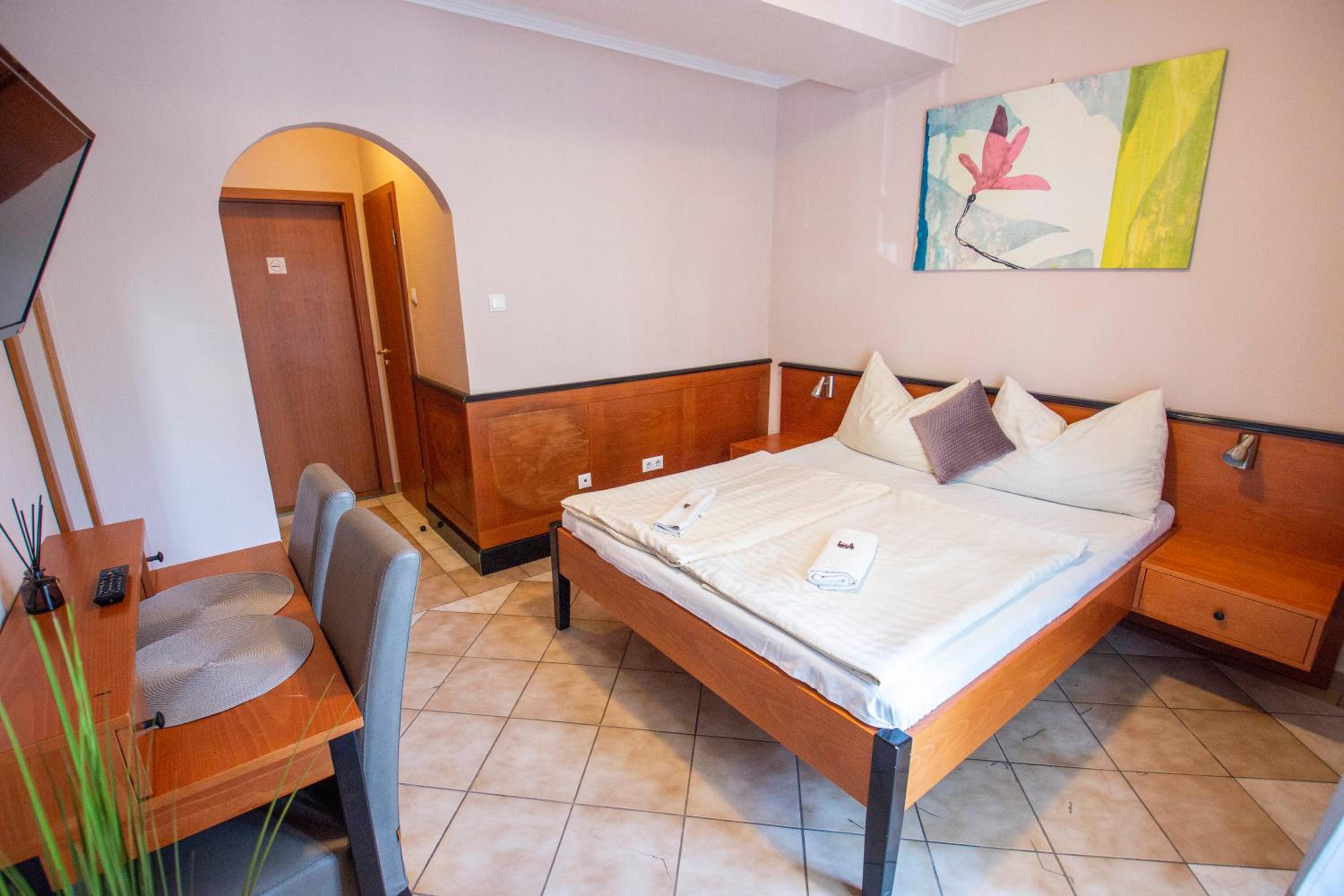 Double or Twin Room - Photo 10