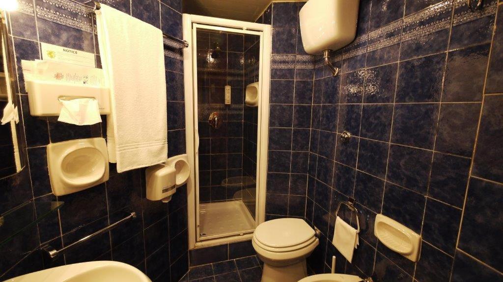 Double Room thumbnail 6