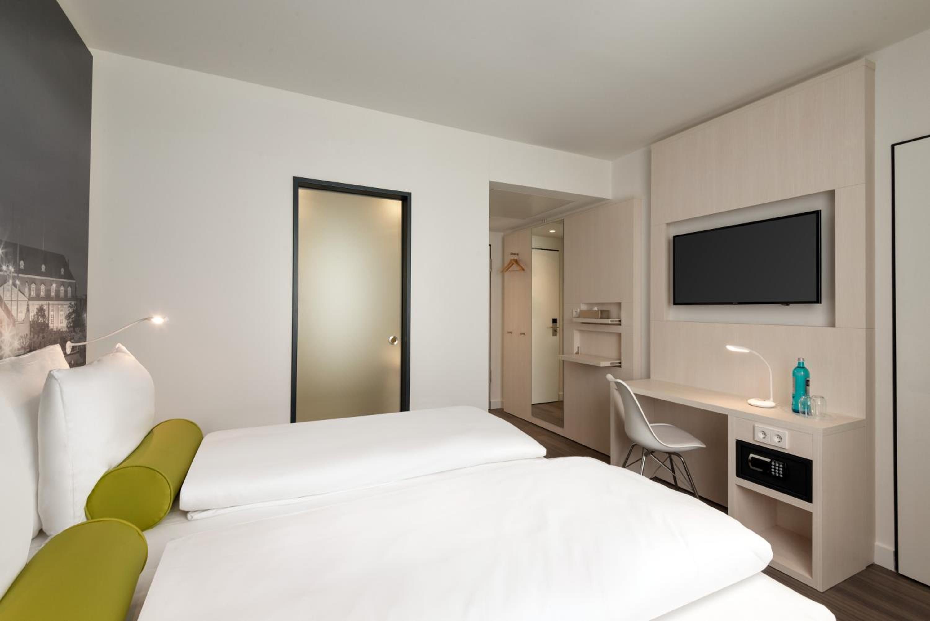Standard Double Room - Photo 2