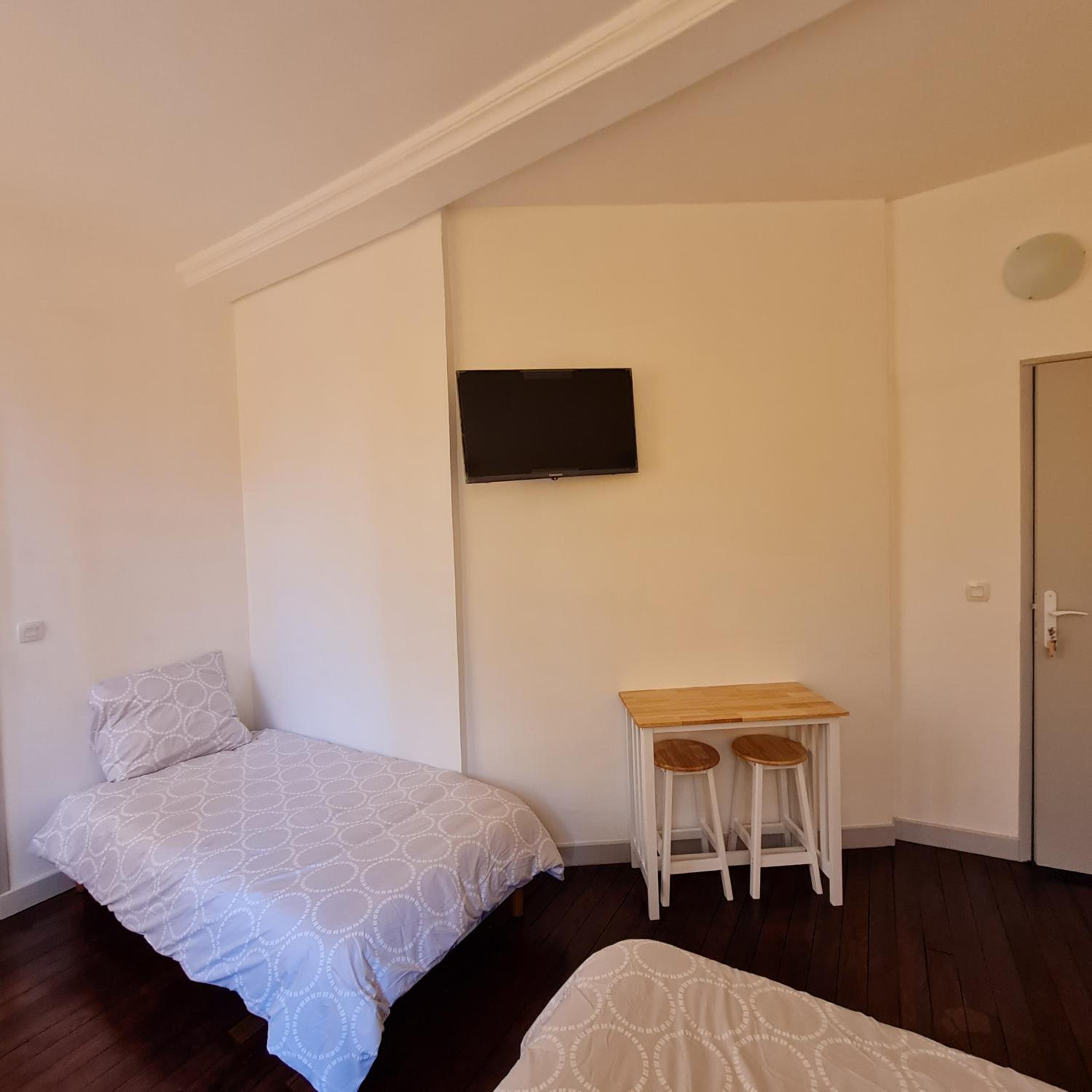 Triple Room with Private Bathroom