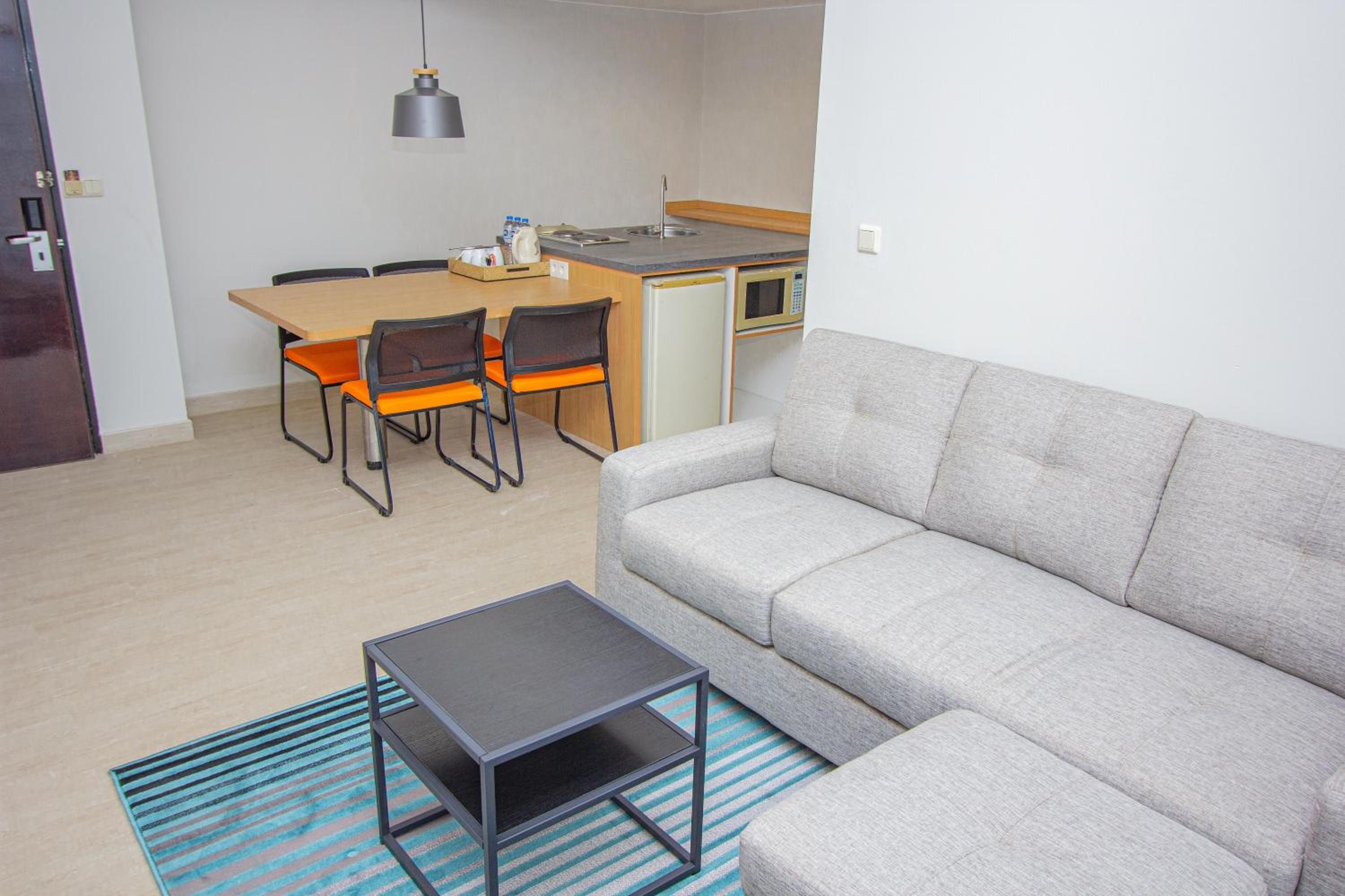 Premier Two-Bedroom Apartment - Photo 8