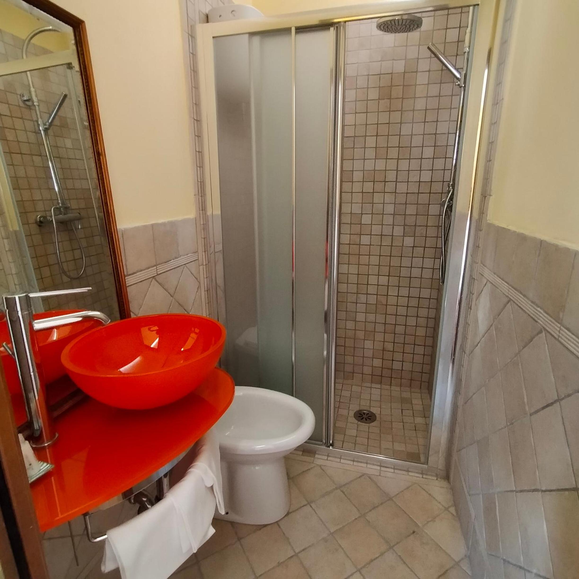 Quadruple Room - Photo 10