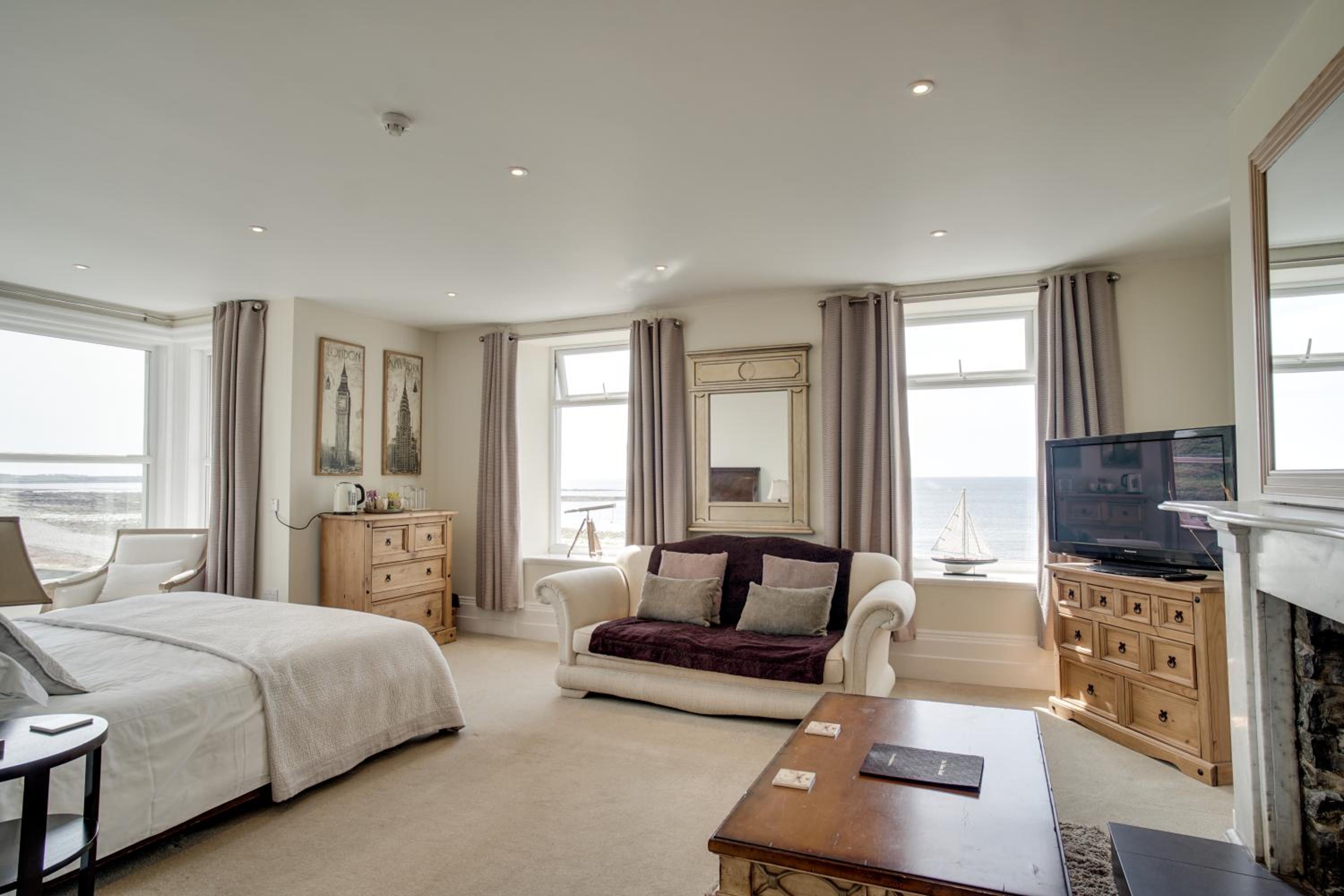 King Suite with Sea View photo 2